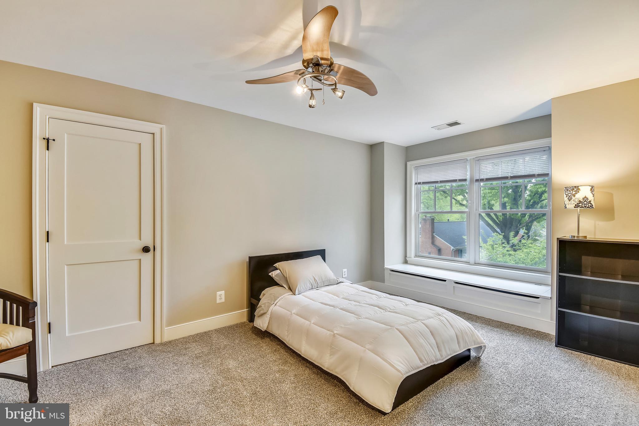 COUNTRY CLUB HILLS - Residential