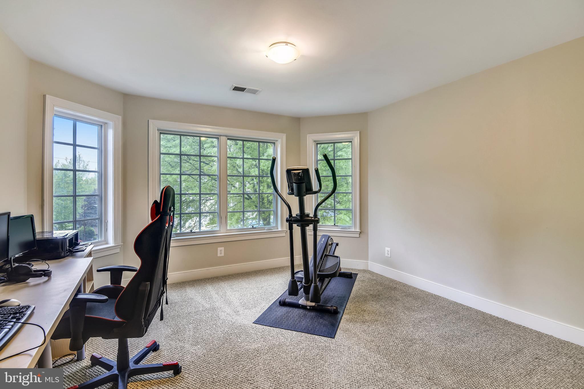 COUNTRY CLUB HILLS - Residential