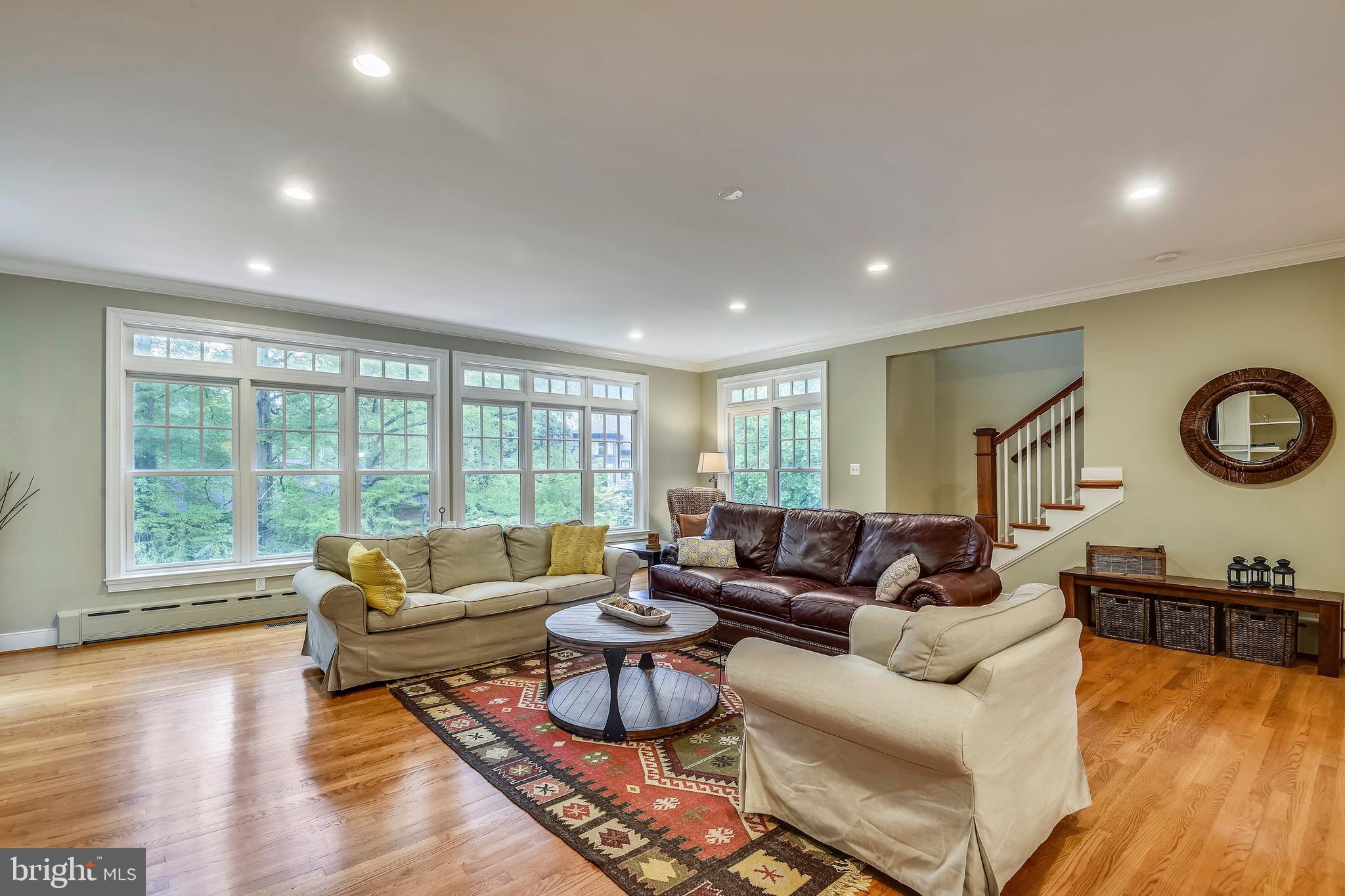 COUNTRY CLUB HILLS - Residential