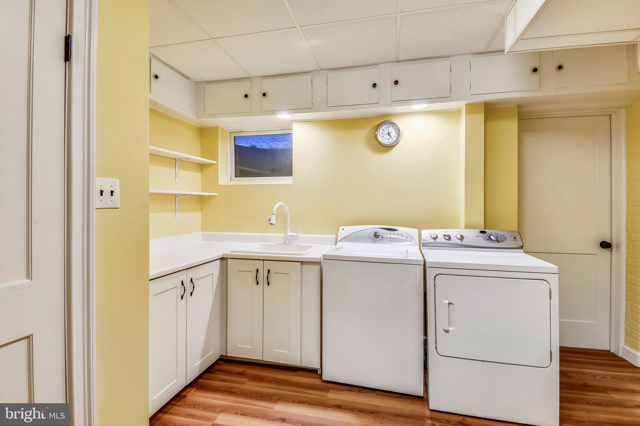 COUNTRY CLUB HILLS - Residential