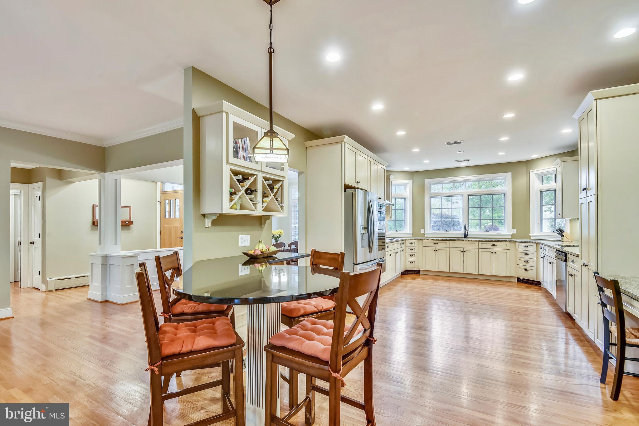 COUNTRY CLUB HILLS - Residential