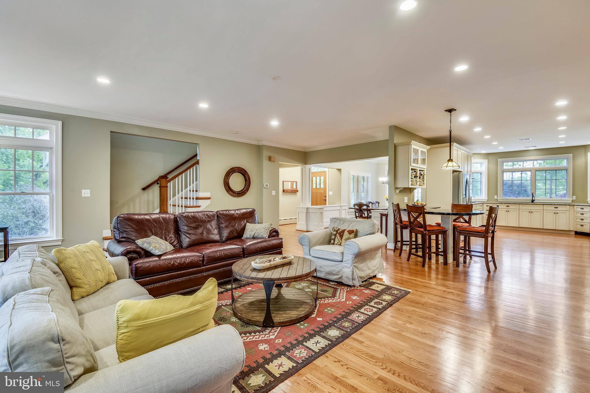 COUNTRY CLUB HILLS - Residential