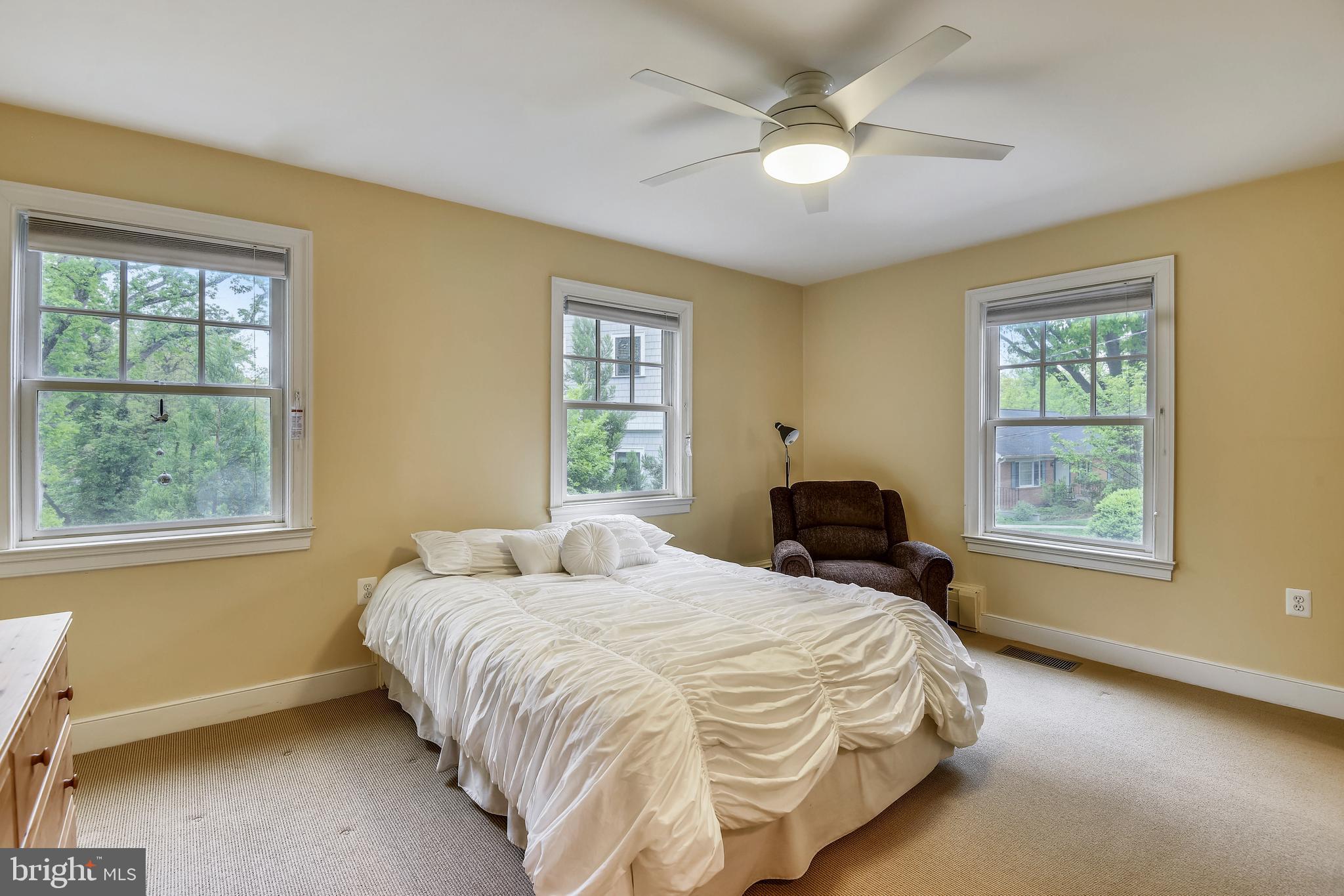 COUNTRY CLUB HILLS - Residential