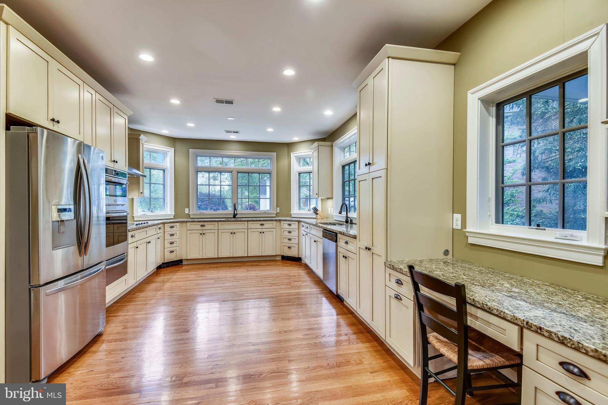 COUNTRY CLUB HILLS - Residential