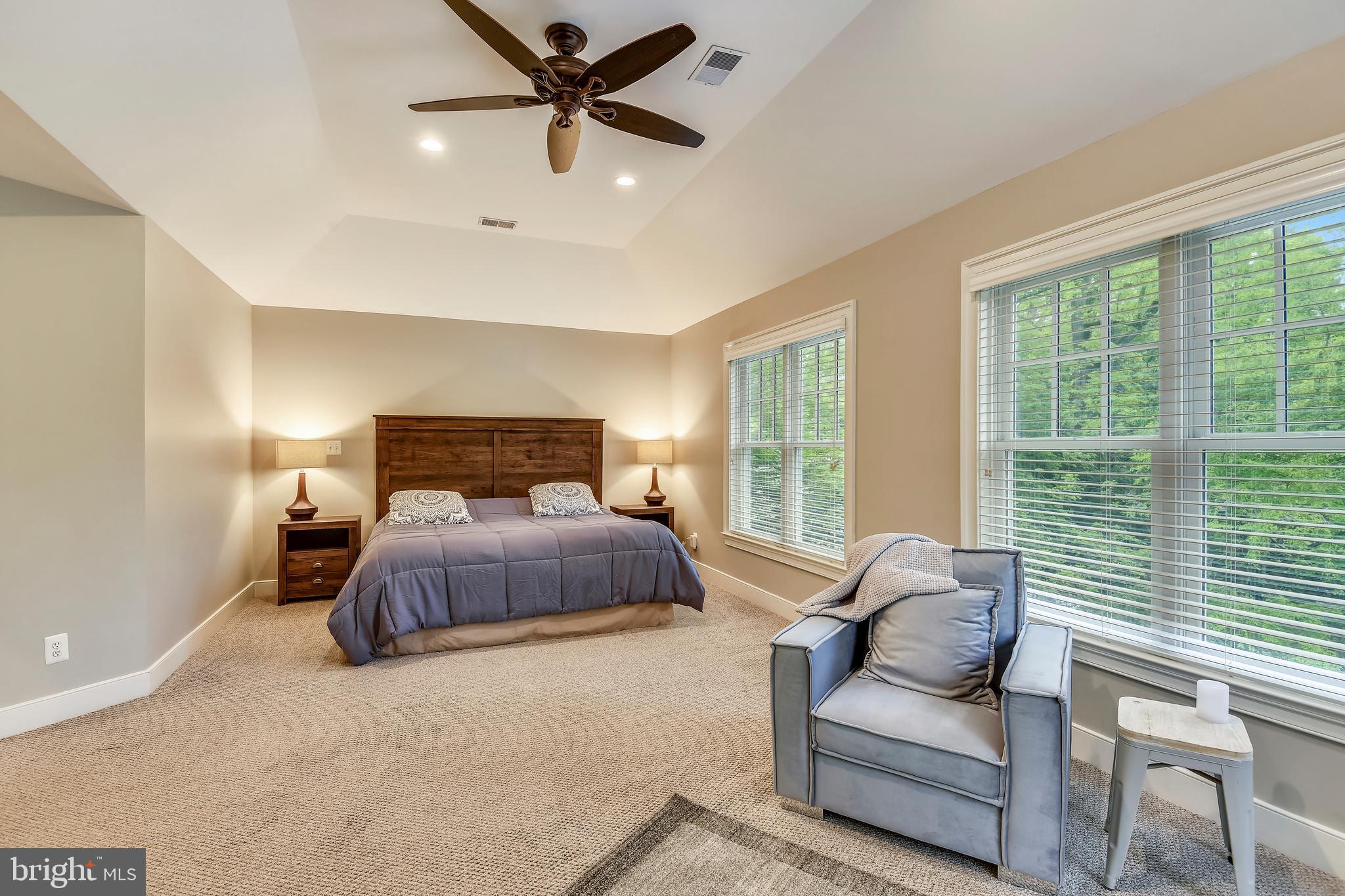 COUNTRY CLUB HILLS - Residential