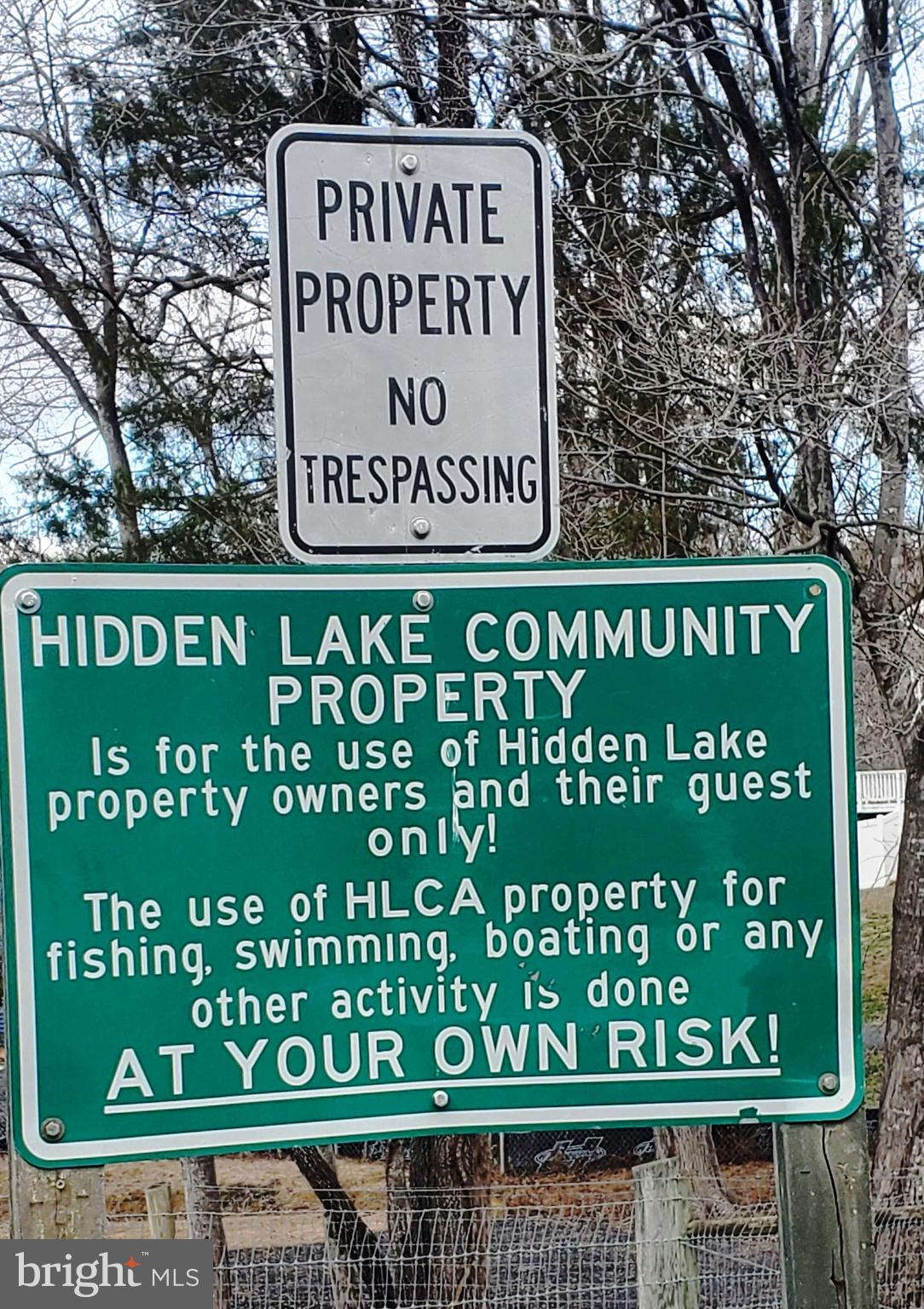 HIDDEN LAKE - Land