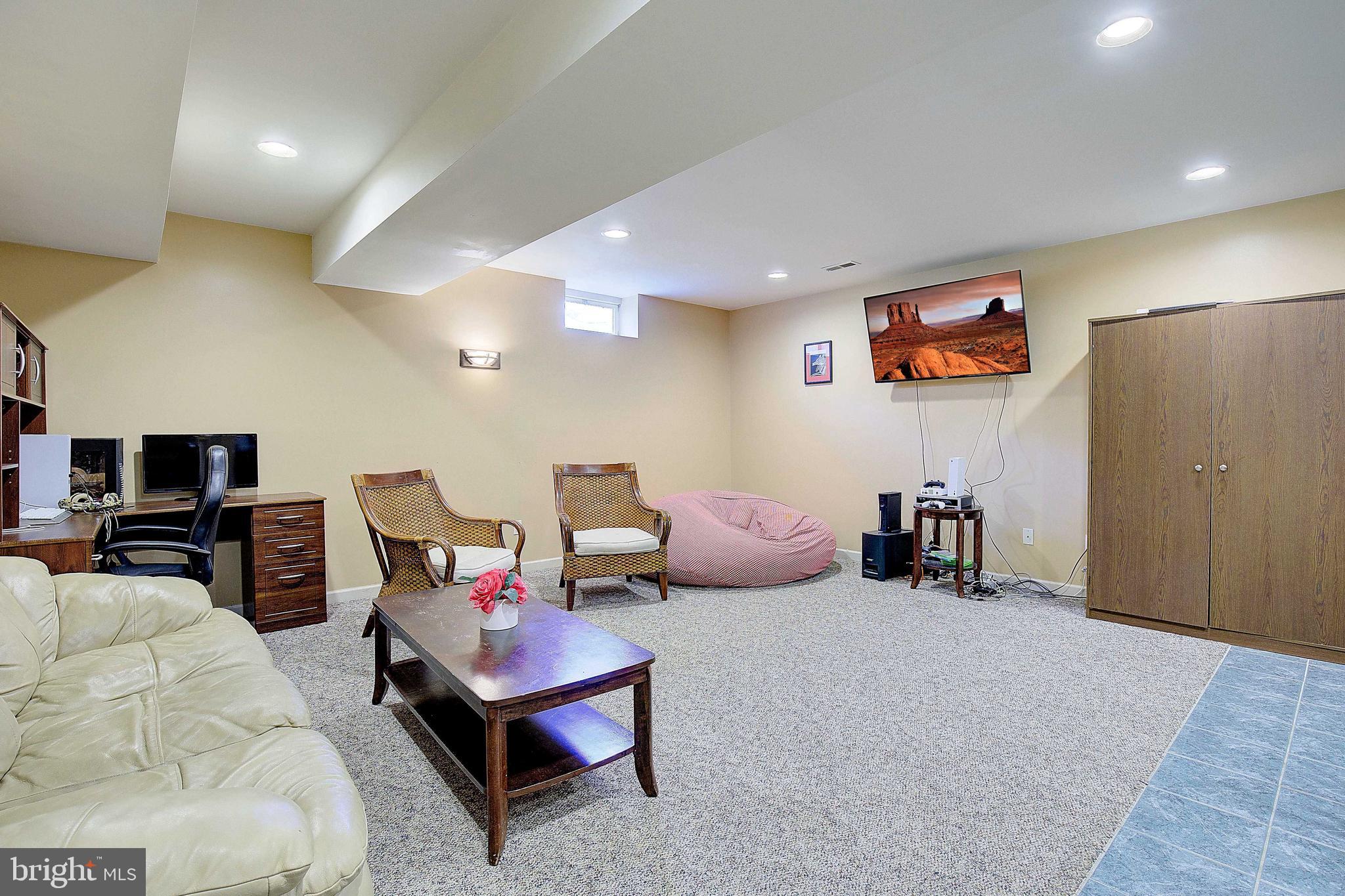 CLAIBORNE FIELDS - Residential