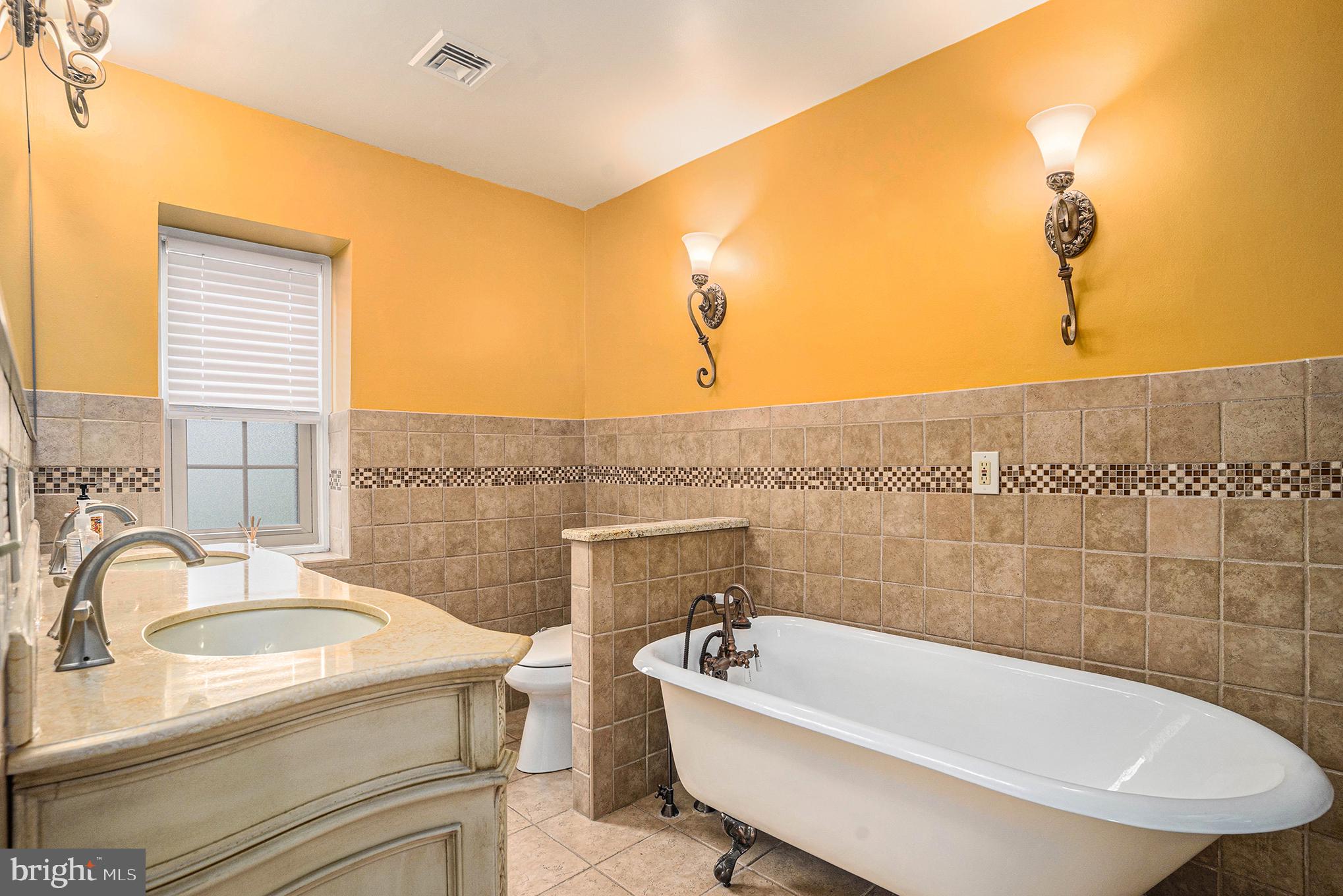 JENKINTOWN MANOR - Residential