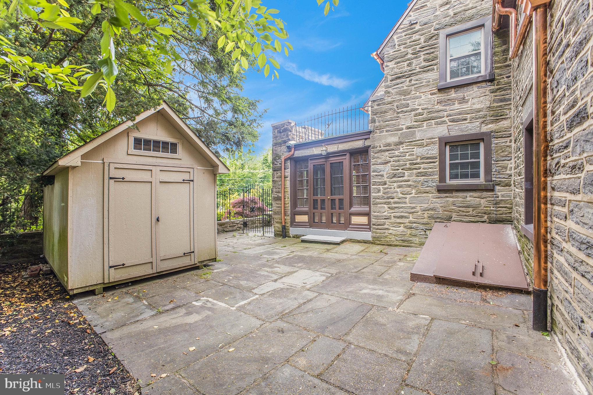 JENKINTOWN MANOR - Residential