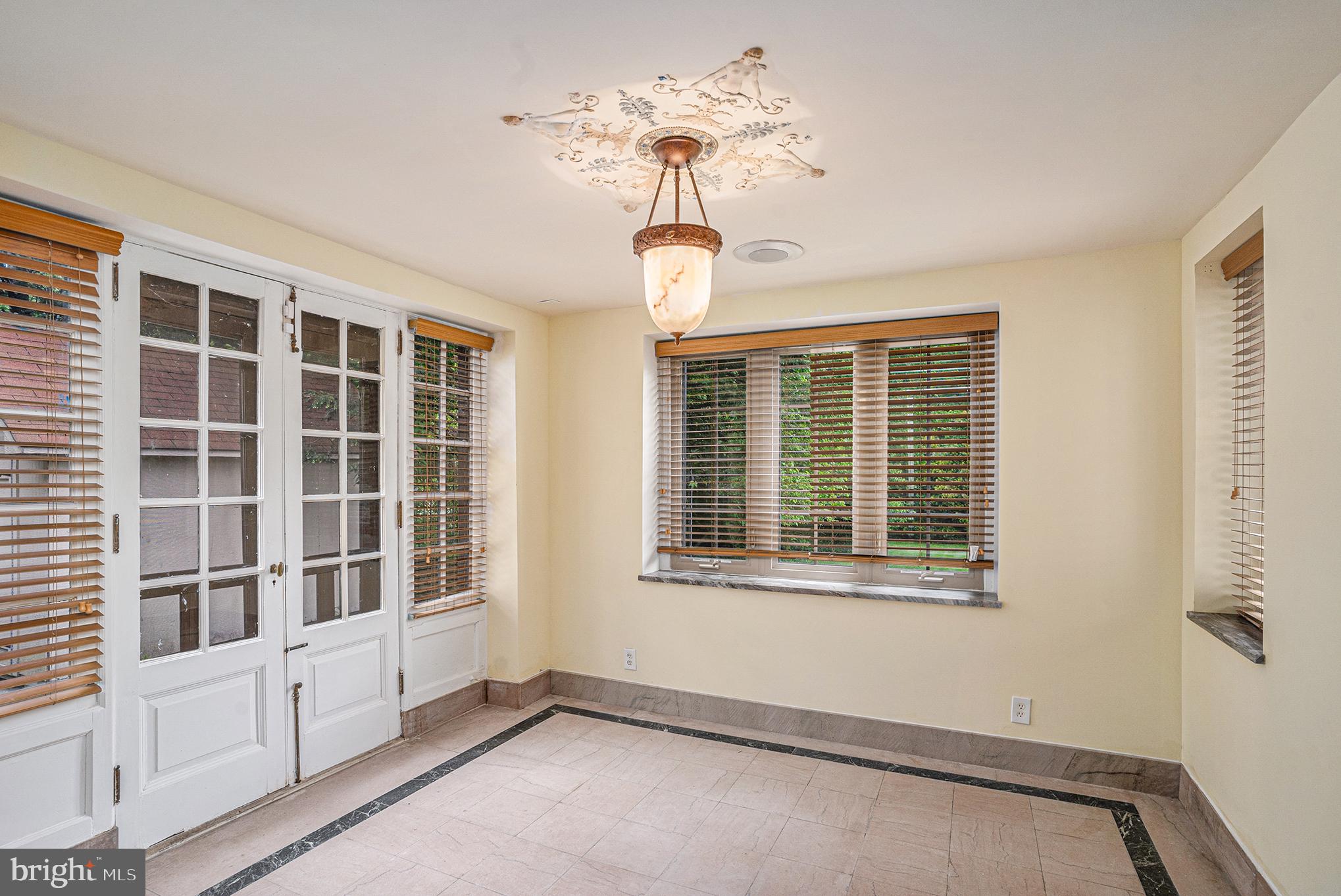 JENKINTOWN MANOR - Residential