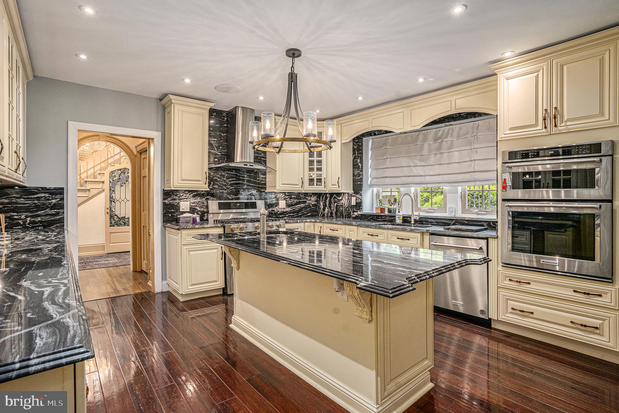 JENKINTOWN MANOR - Residential