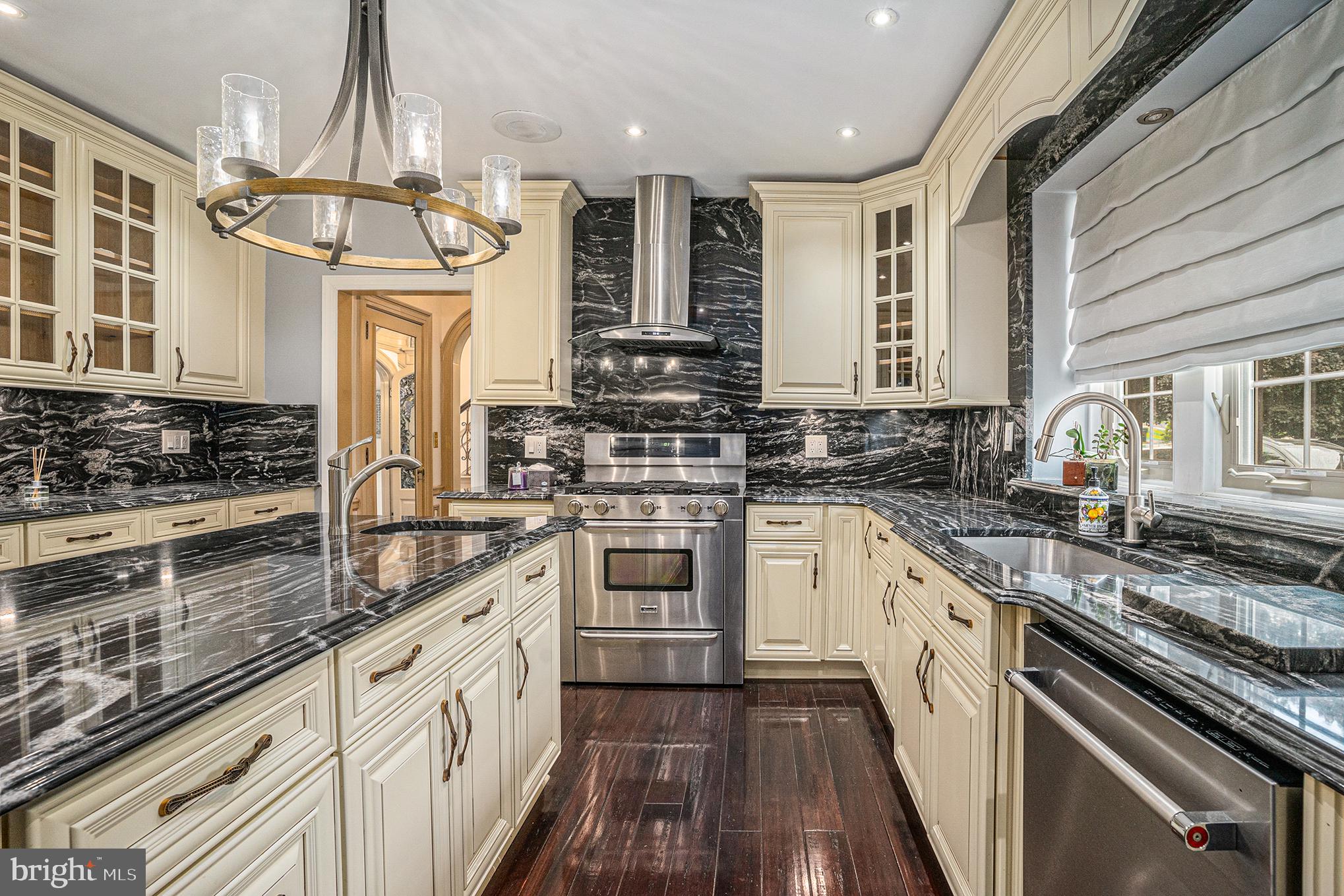 JENKINTOWN MANOR - Residential