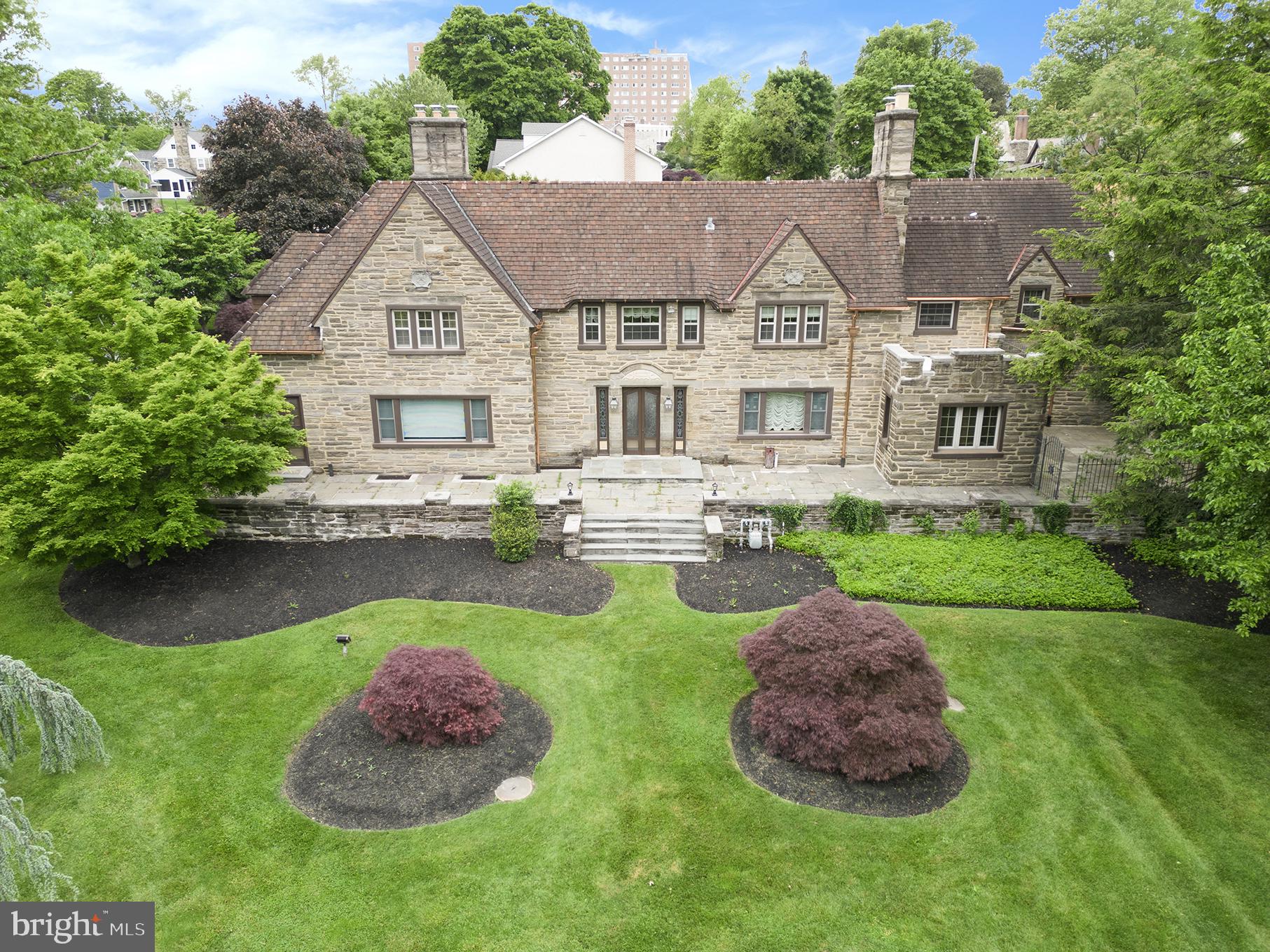 JENKINTOWN MANOR - Residential