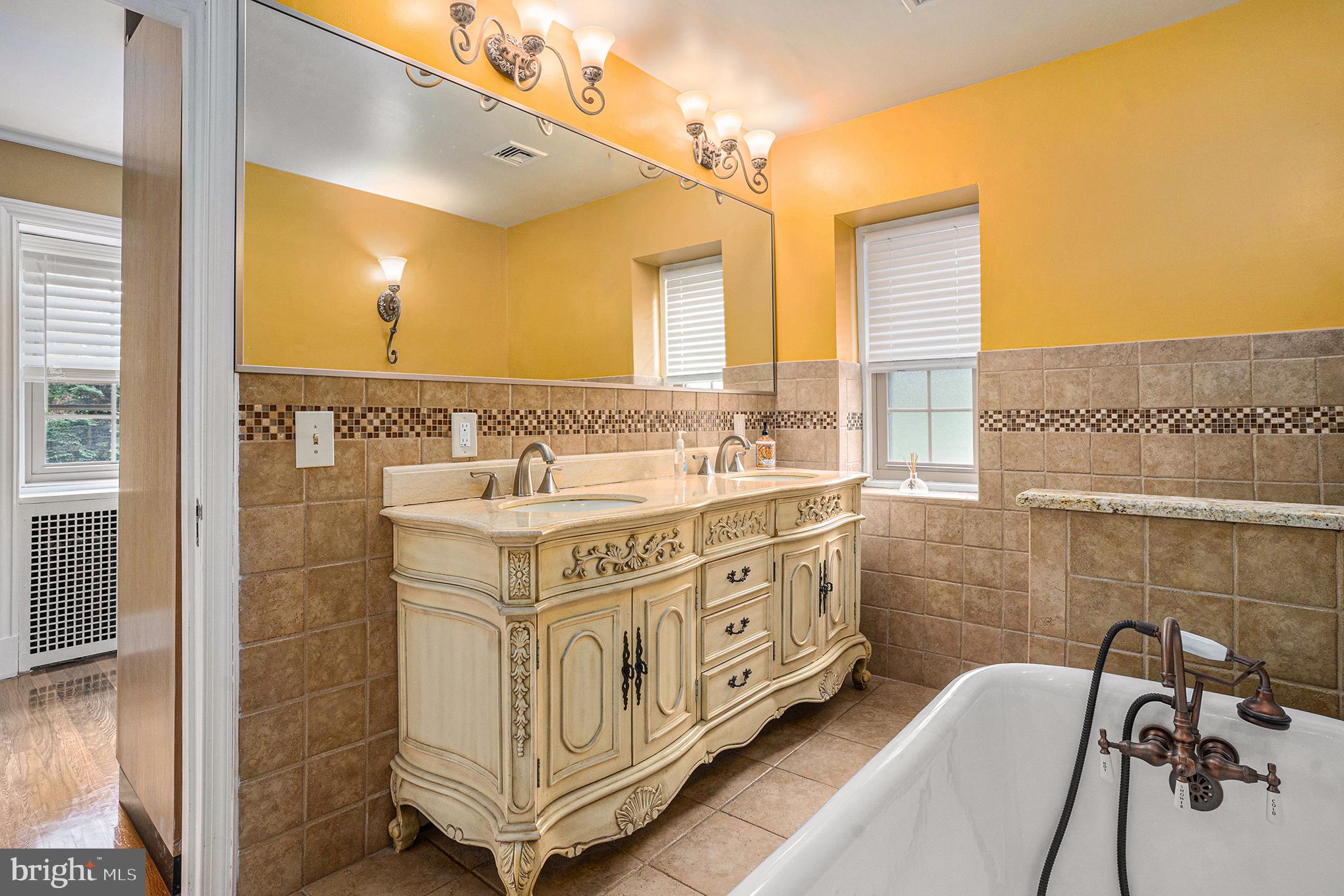 JENKINTOWN MANOR - Residential