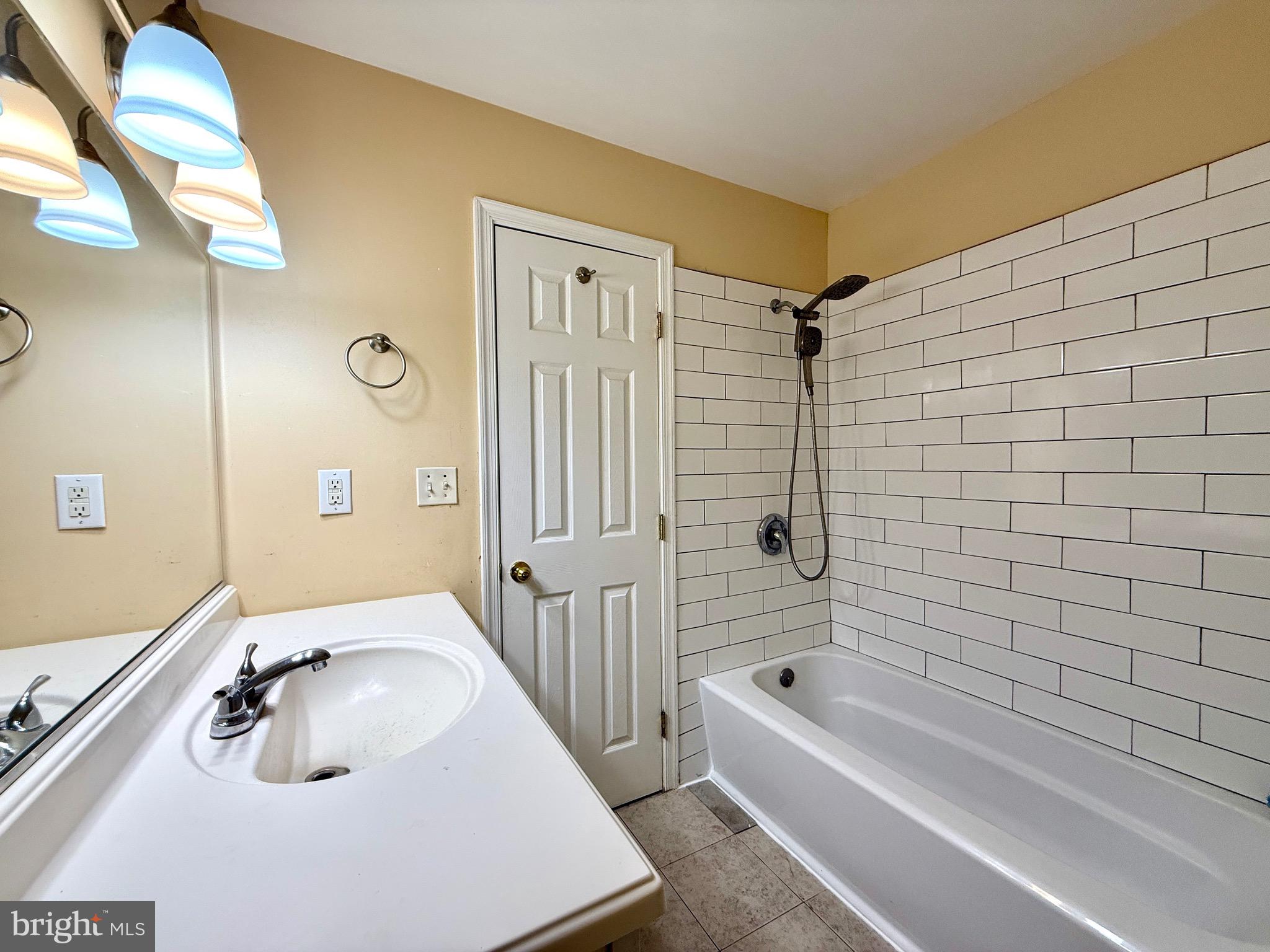 LAKEVIEW ESTATES - Residential