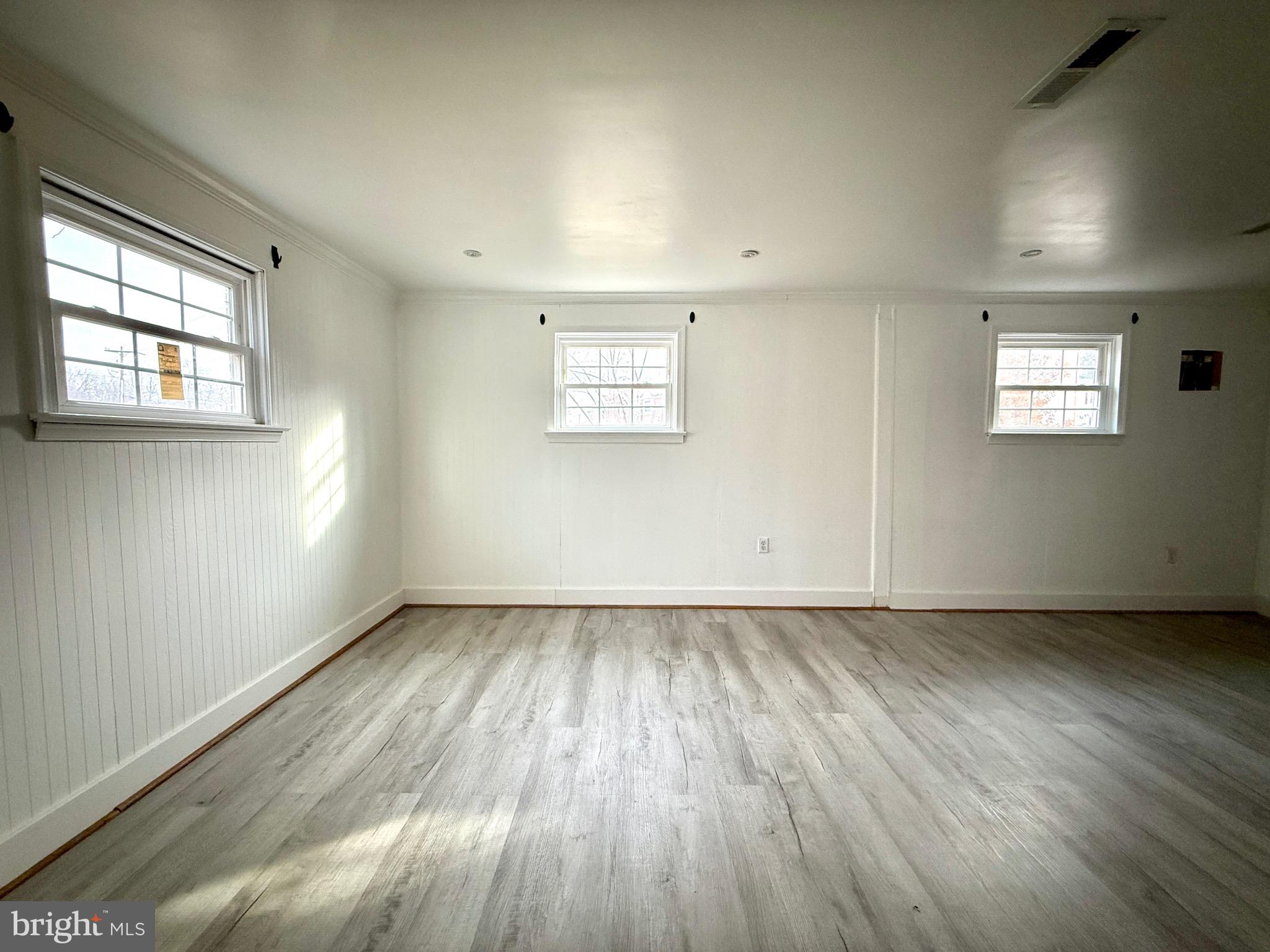 LAKEVIEW ESTATES - Residential