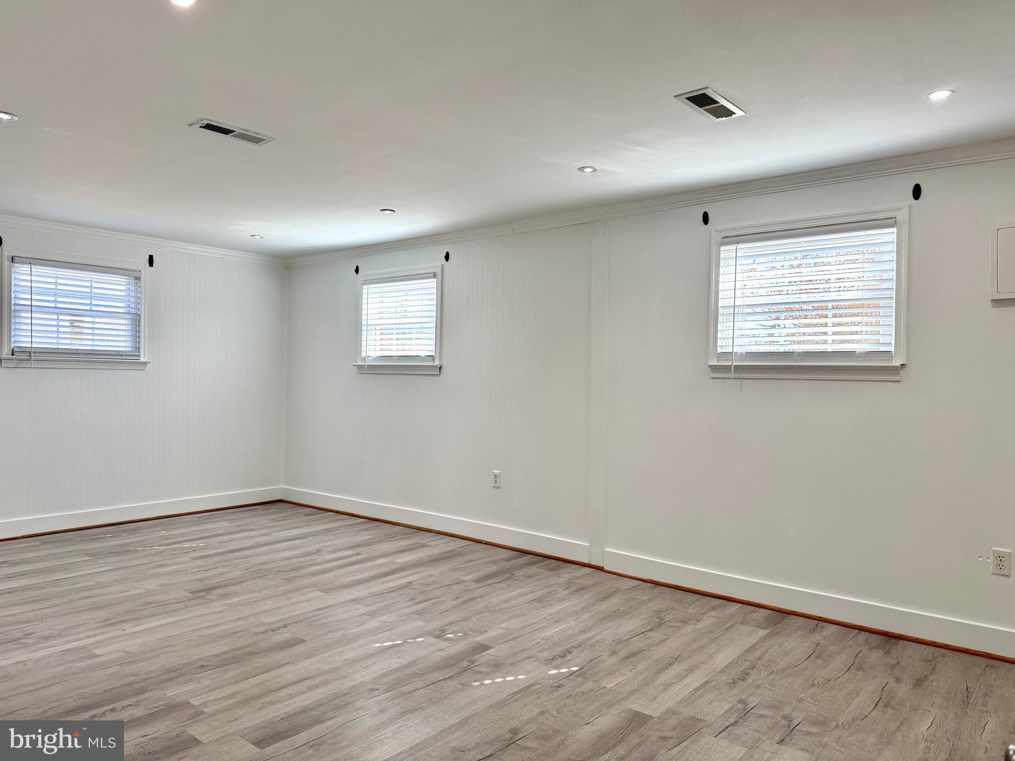 LAKEVIEW ESTATES - Residential