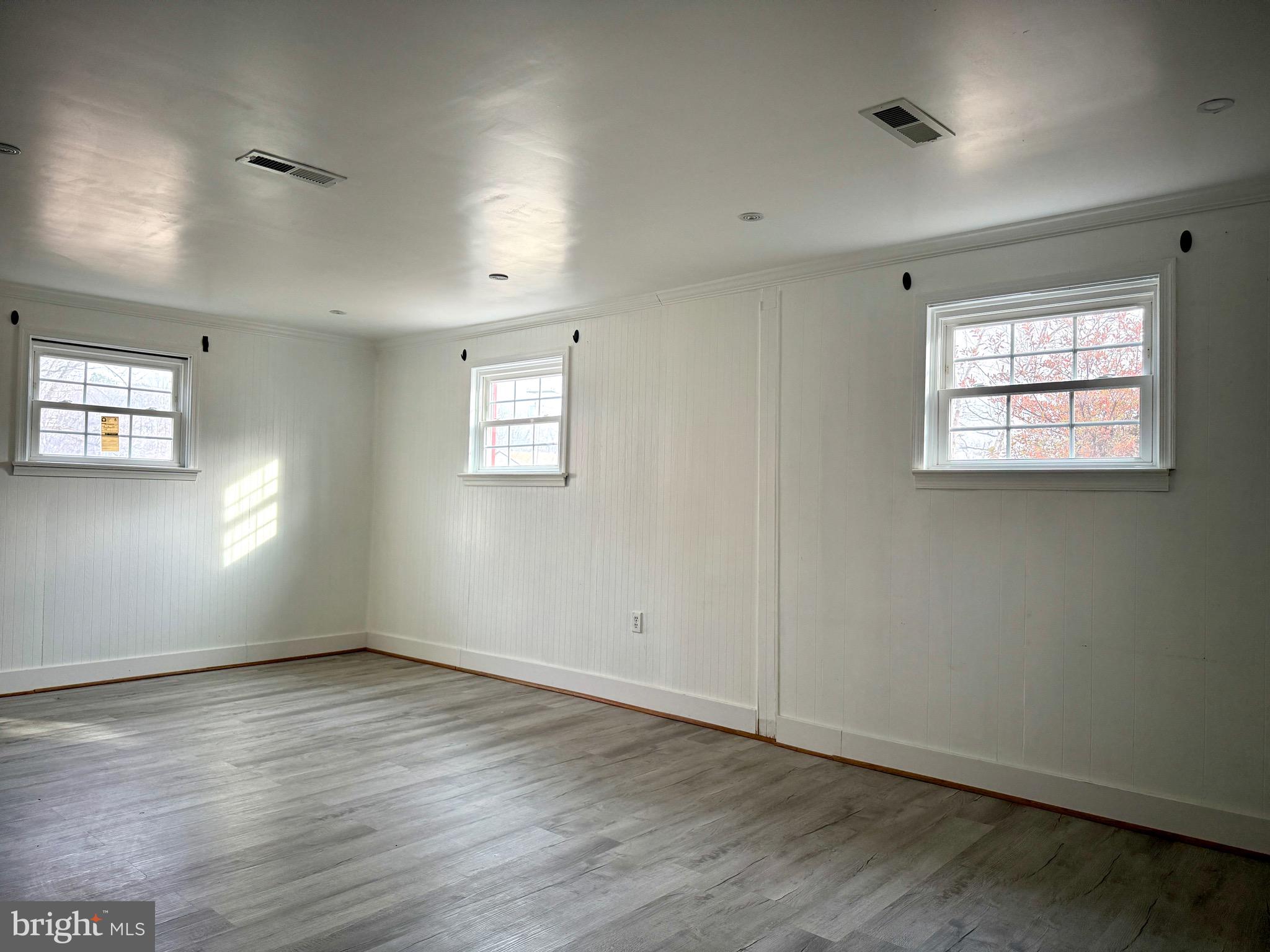 LAKEVIEW ESTATES - Residential