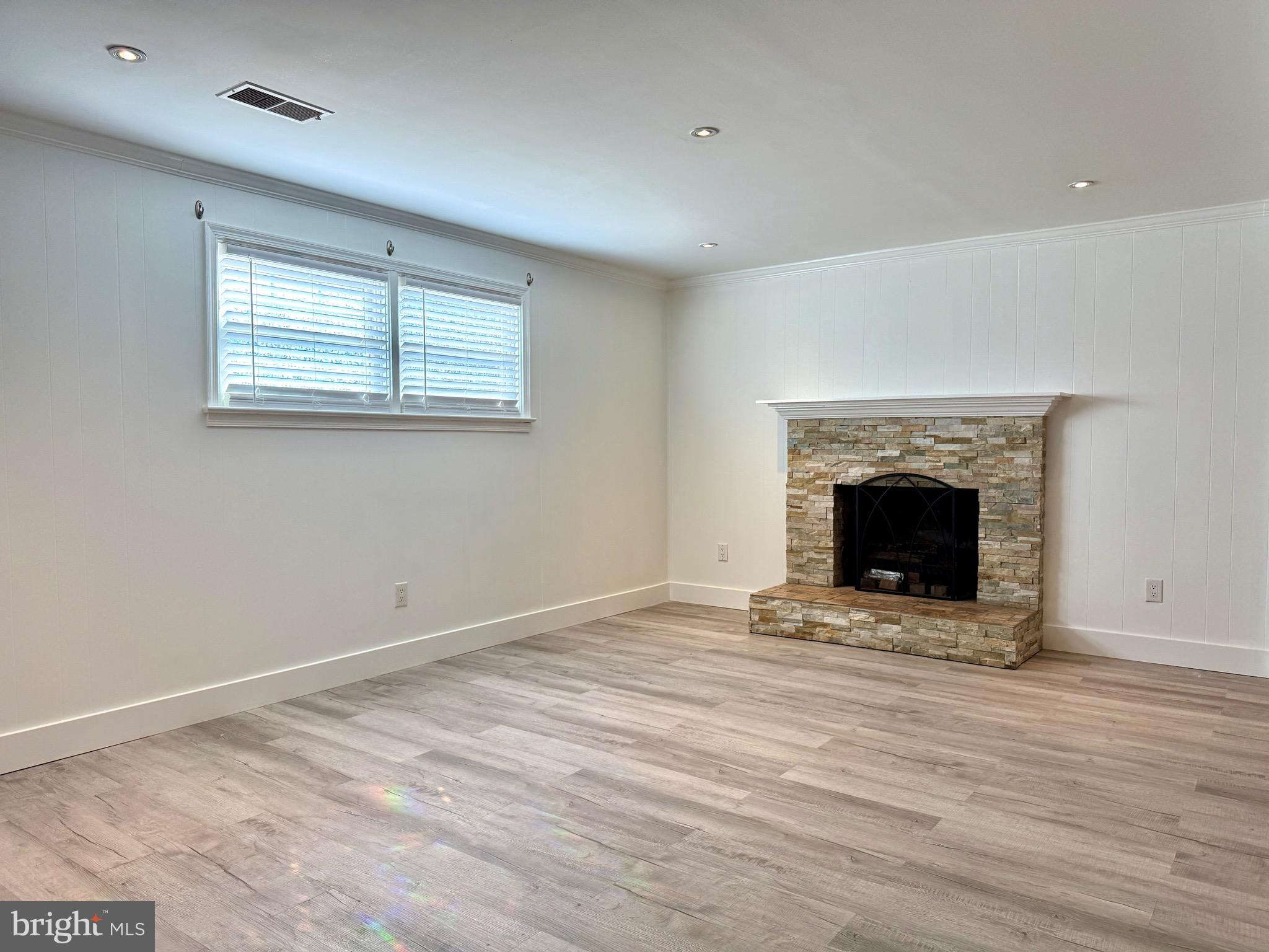 LAKEVIEW ESTATES - Residential