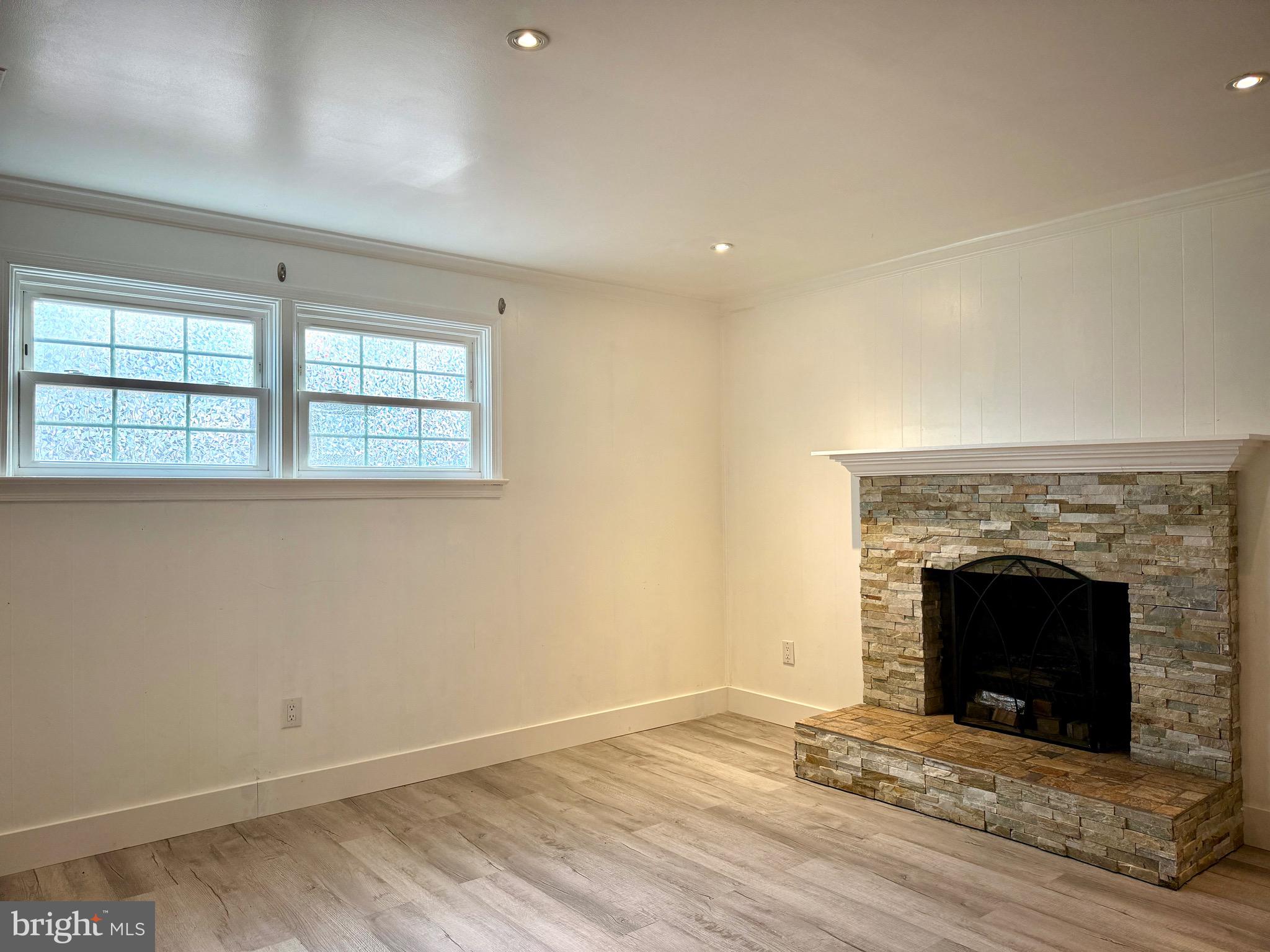 LAKEVIEW ESTATES - Residential