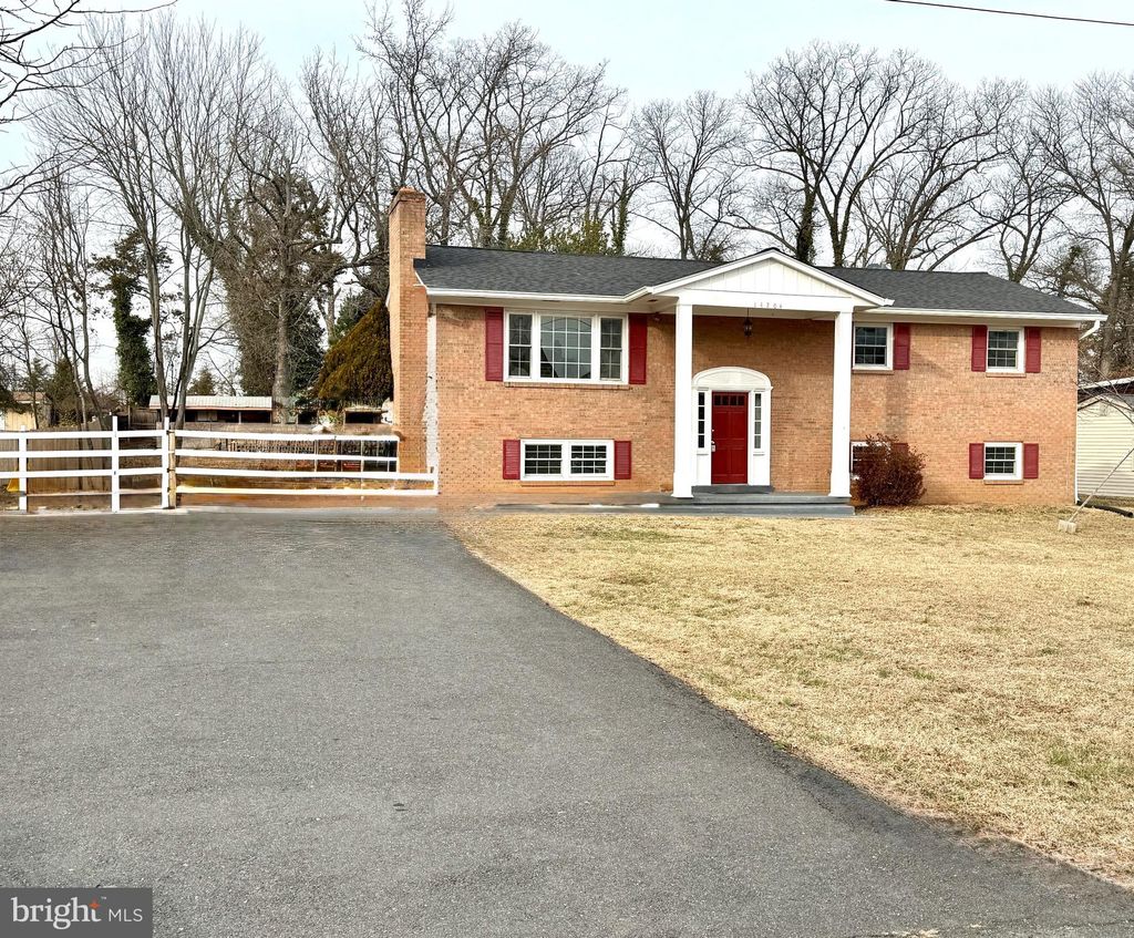 Photo of 14204 Saint Clair Drive, GAINESVILLE, VA 20155 (MLS # VAPW2109058)