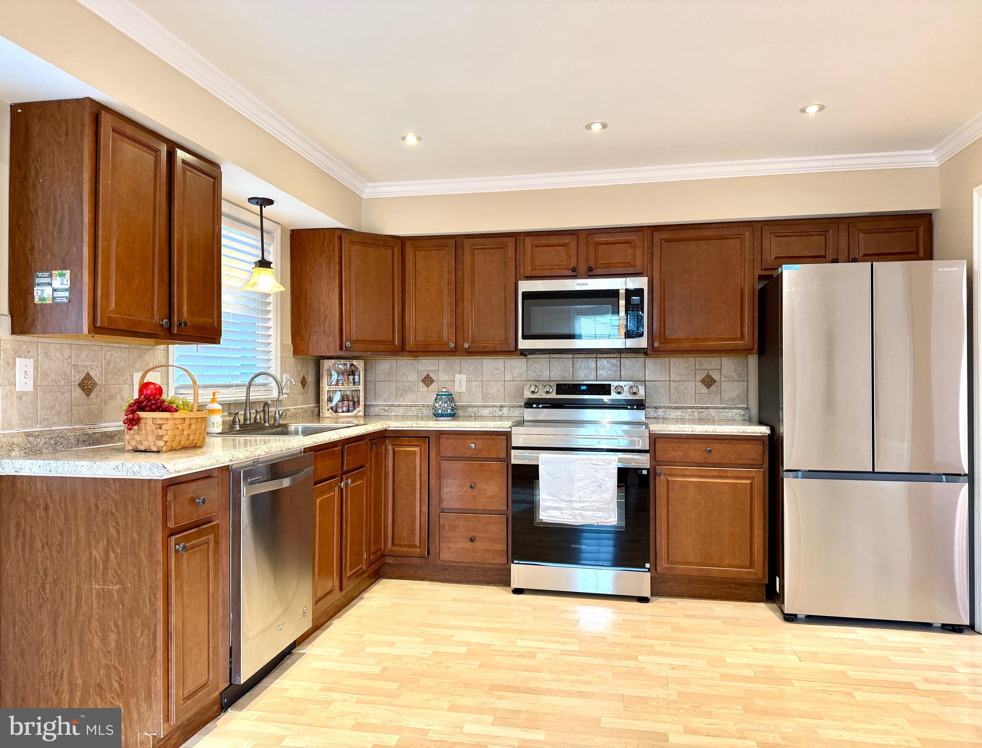 LAKEVIEW ESTATES - Residential