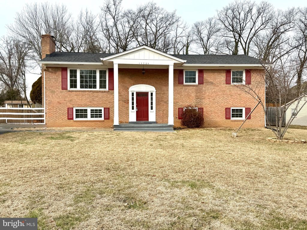 Photo of 14204 Saint Clair Drive, GAINESVILLE, VA 20155 (MLS # VAPW2109058)