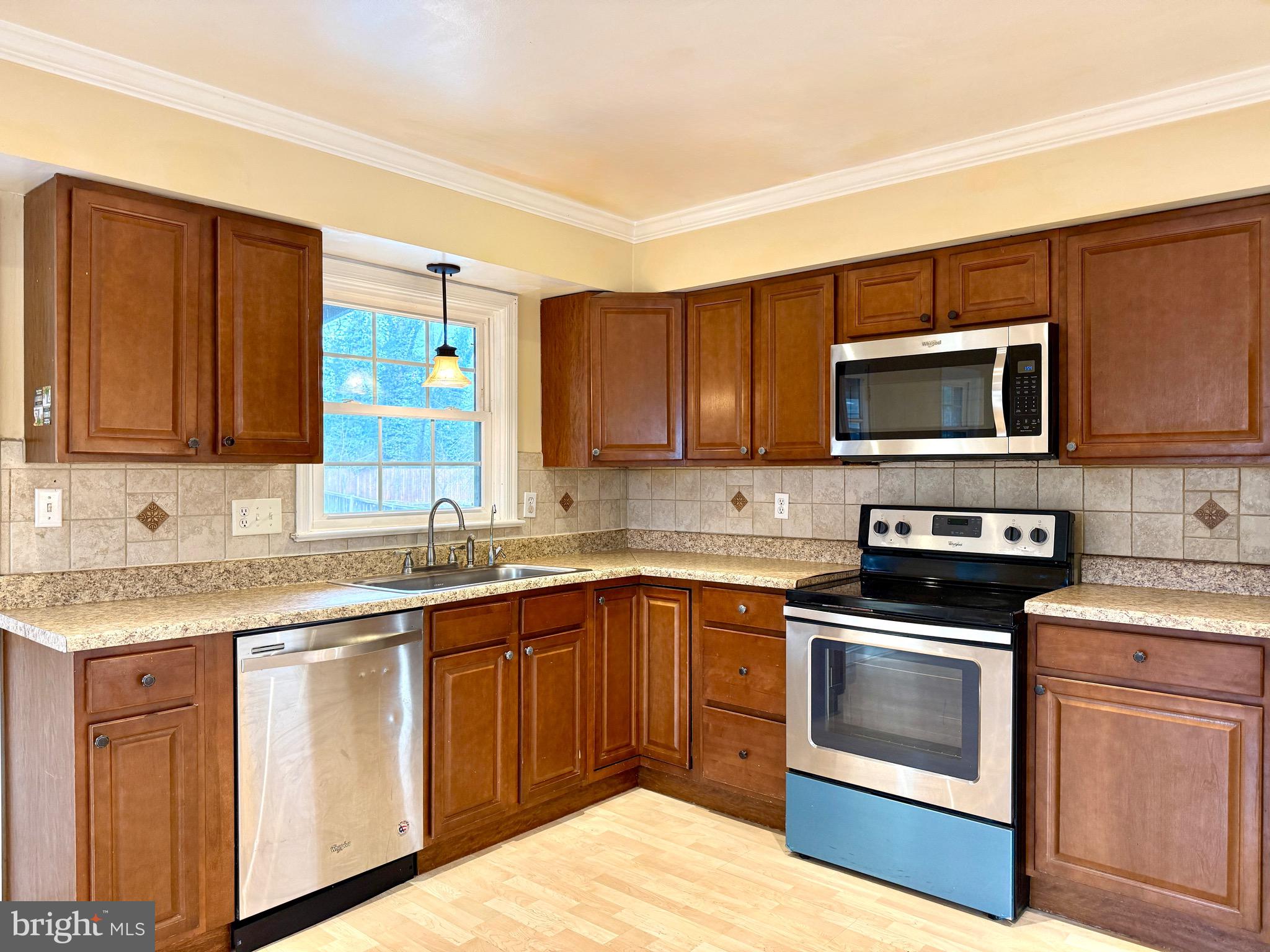 LAKEVIEW ESTATES - Residential