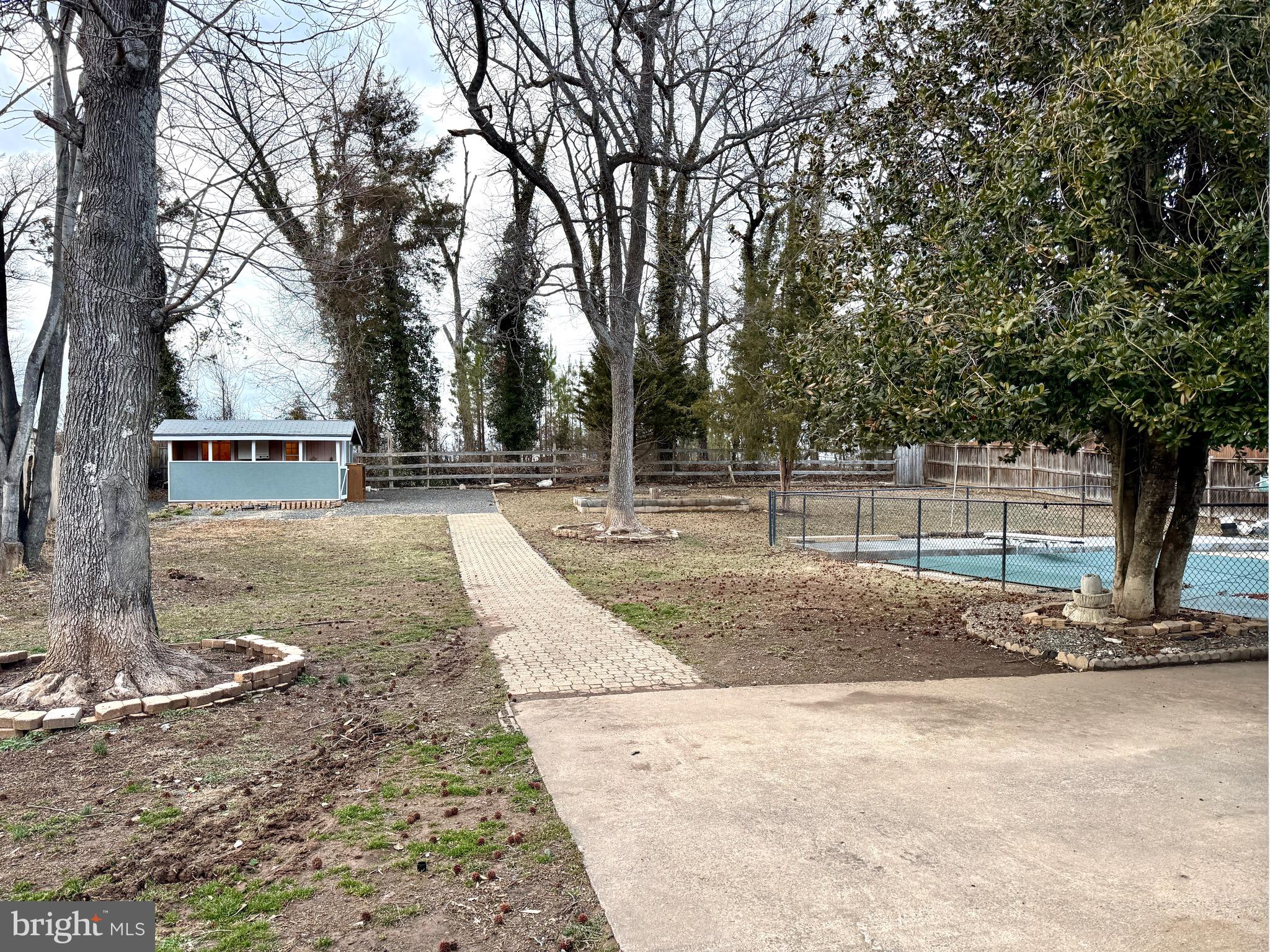 LAKEVIEW ESTATES - Residential