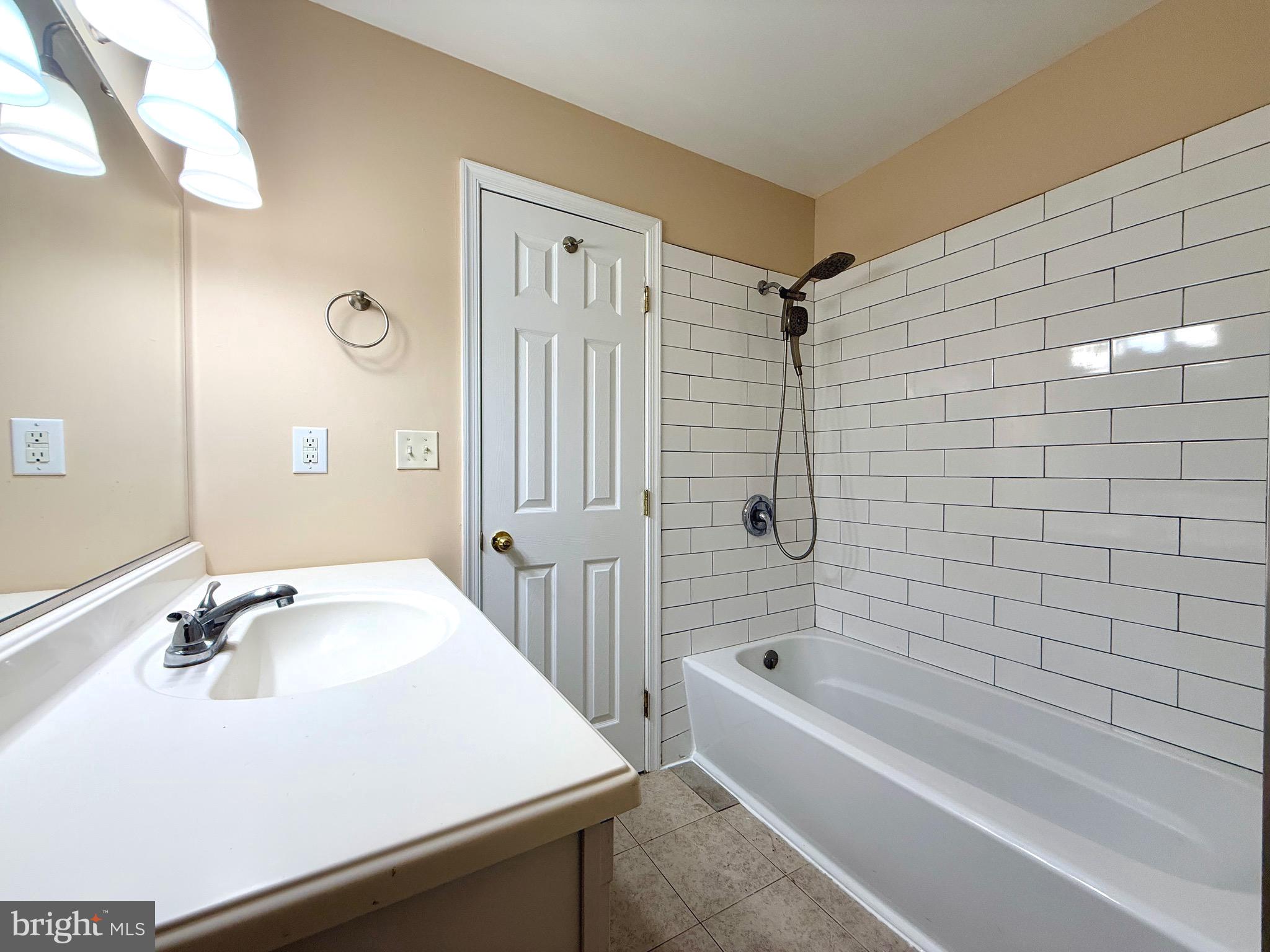 LAKEVIEW ESTATES - Residential