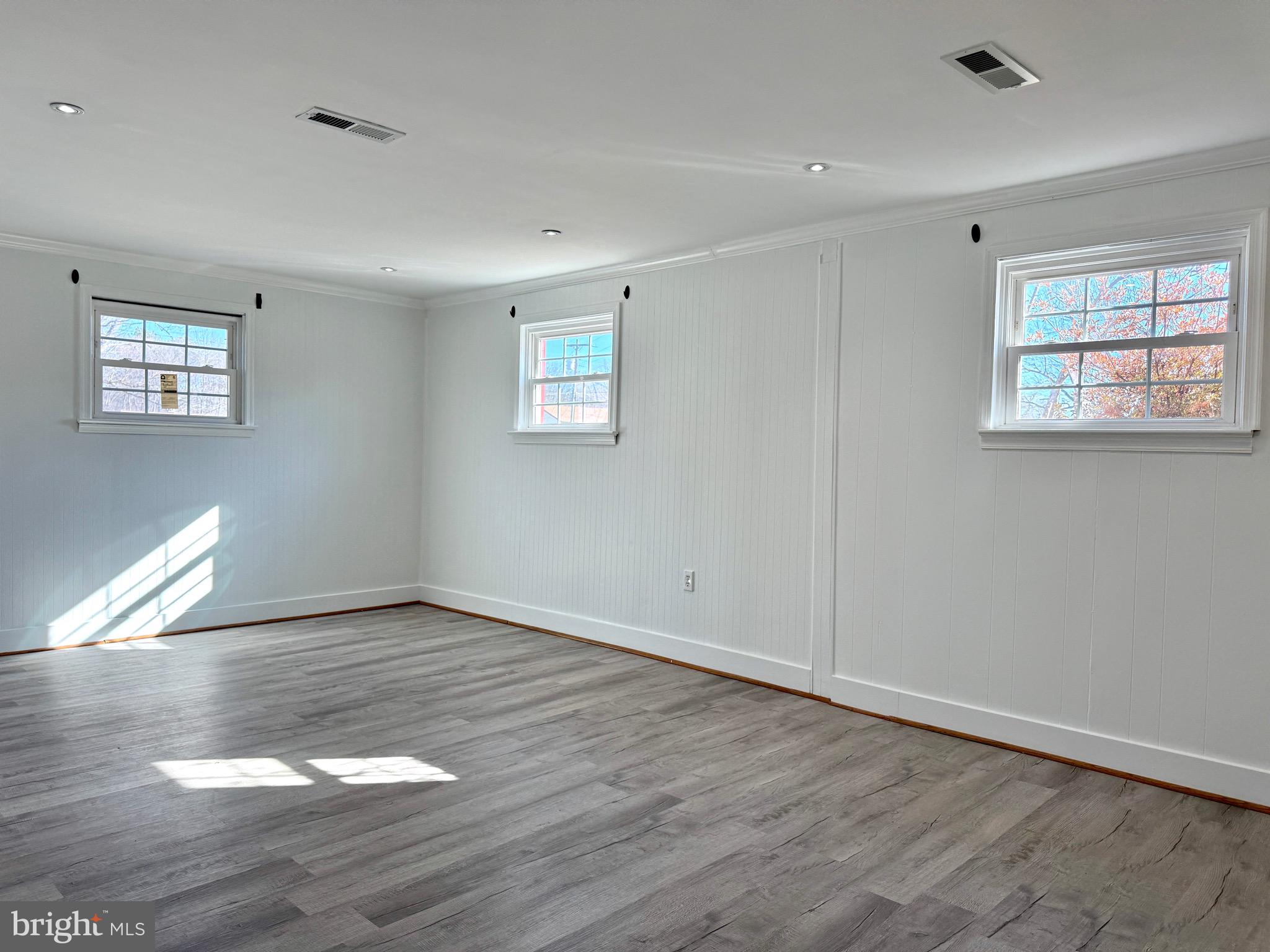 LAKEVIEW ESTATES - Residential