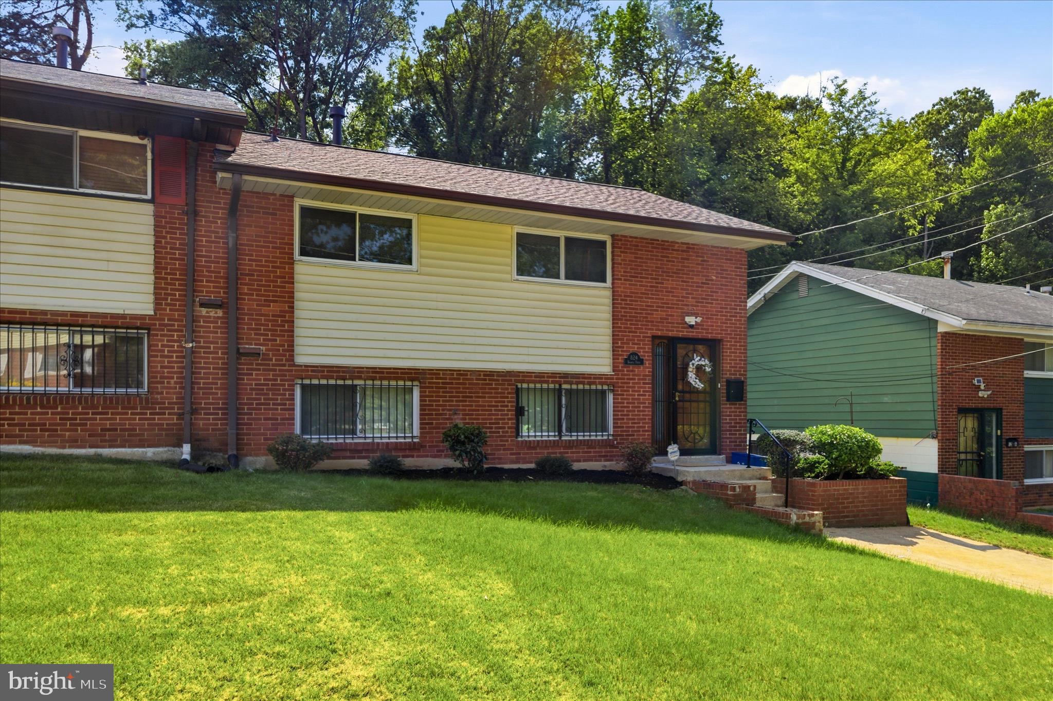 824 BOOKER DRIVE