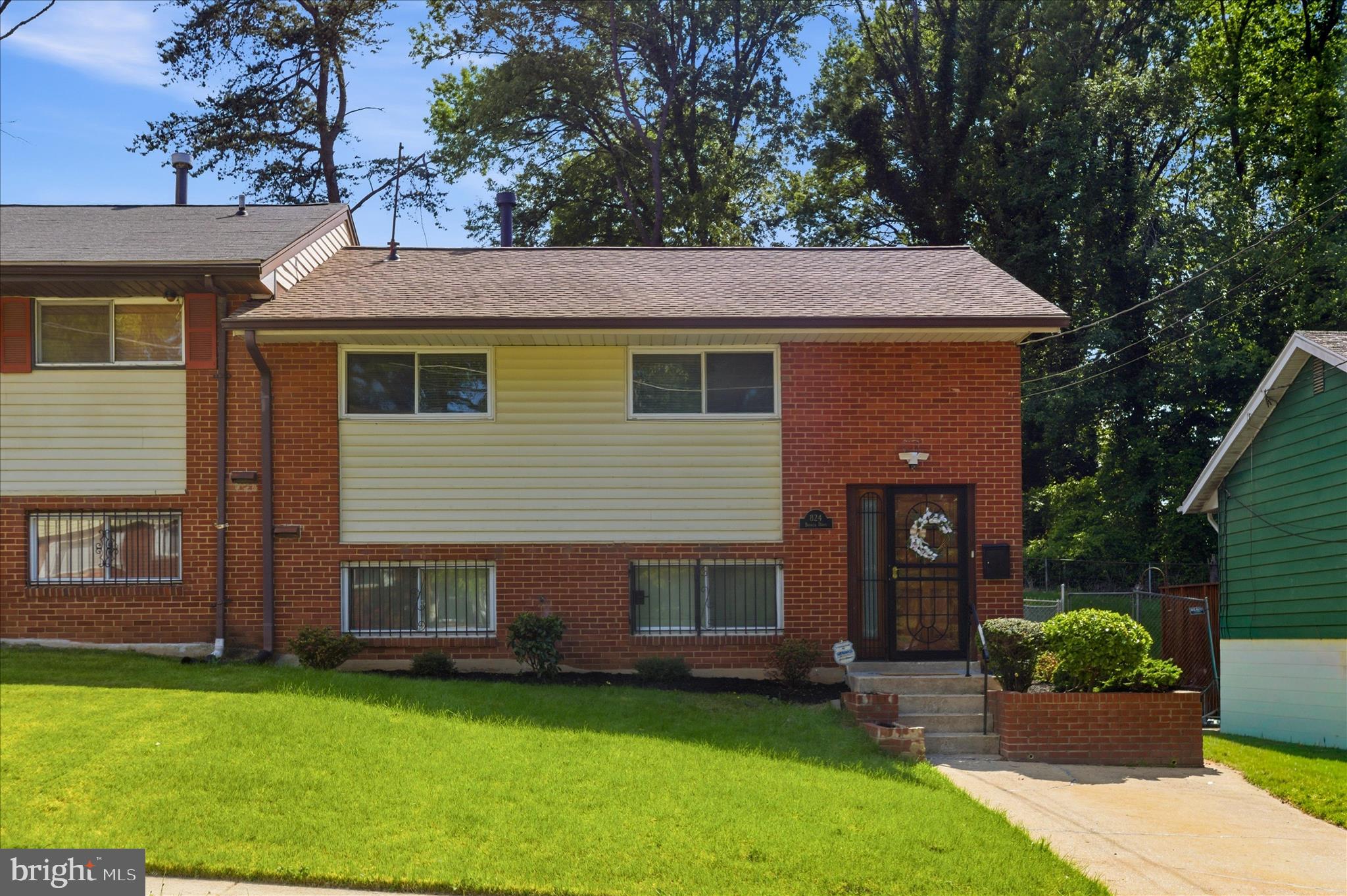 824 BOOKER DRIVE