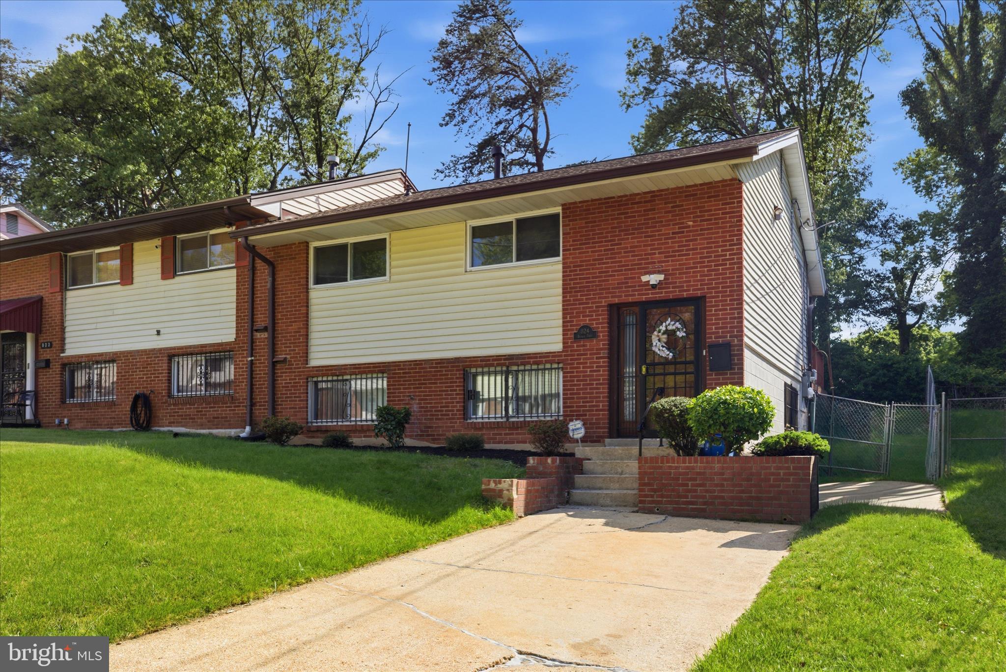 824 BOOKER DRIVE