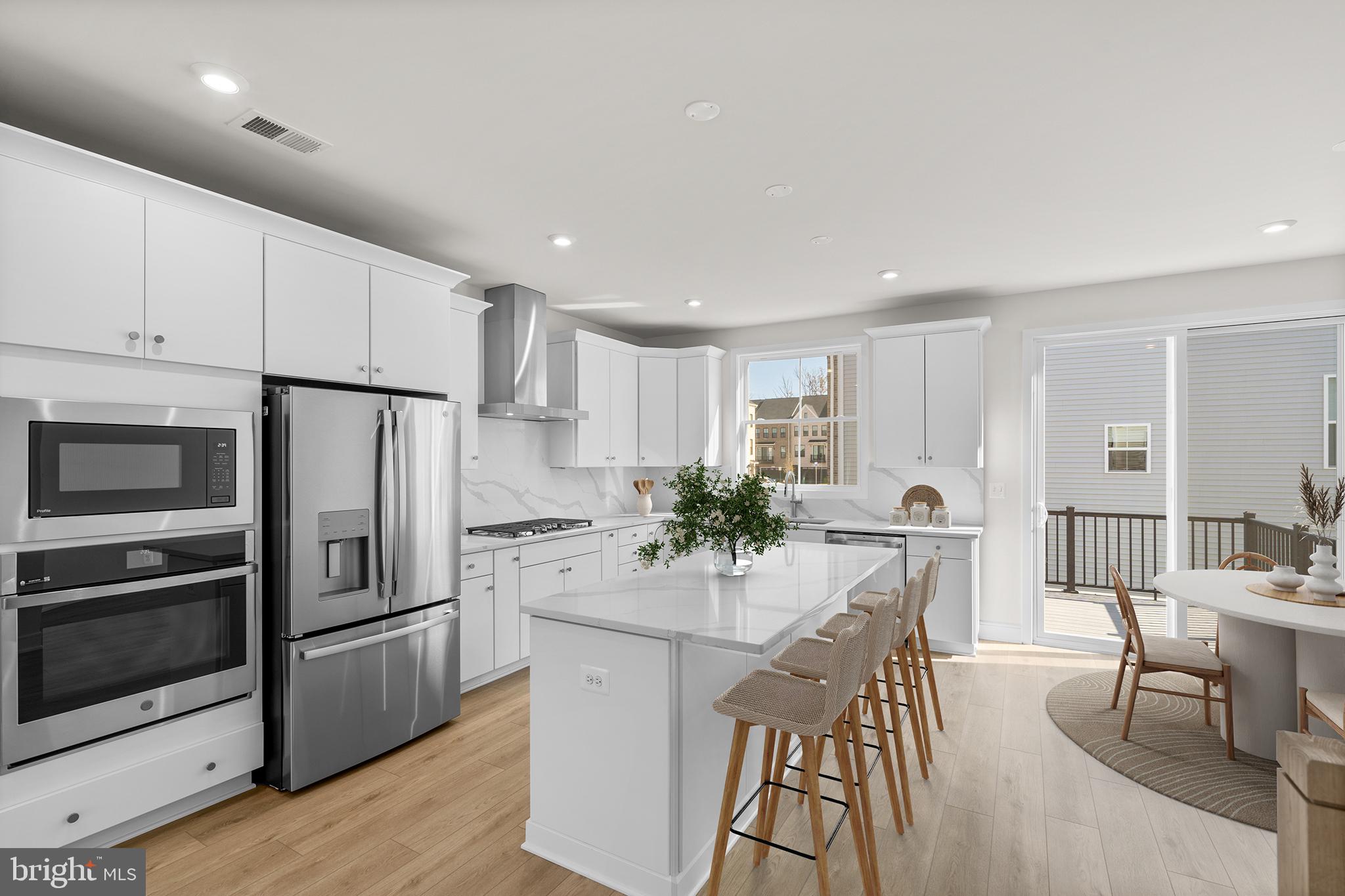 42129 PICASSO SQUARE