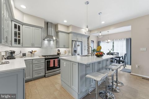Townhouse For Sale - 14312 Montverd Court<br/> CENTREVILLE, VA 20121