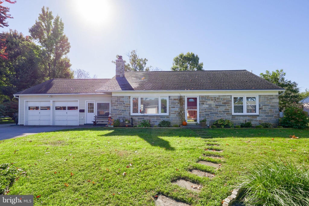 Photo of 84 Rose Avenue, LEOLA, PA 17540 (MLS # PALA2096862)