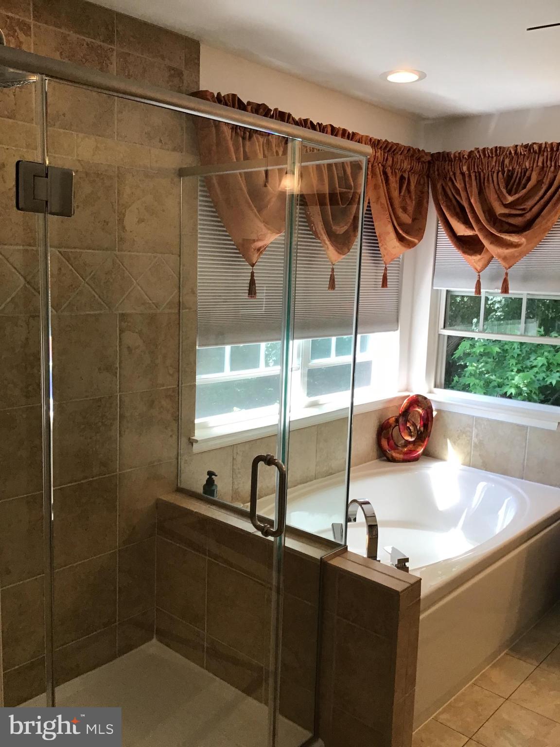 MEADOWLAND - Residential