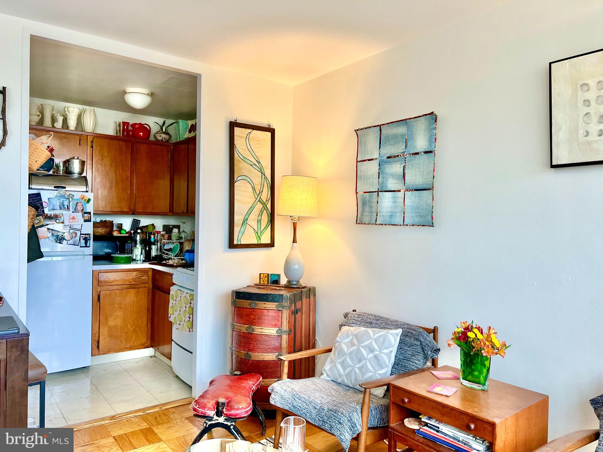 RIVER TOWERS - Residential Lease