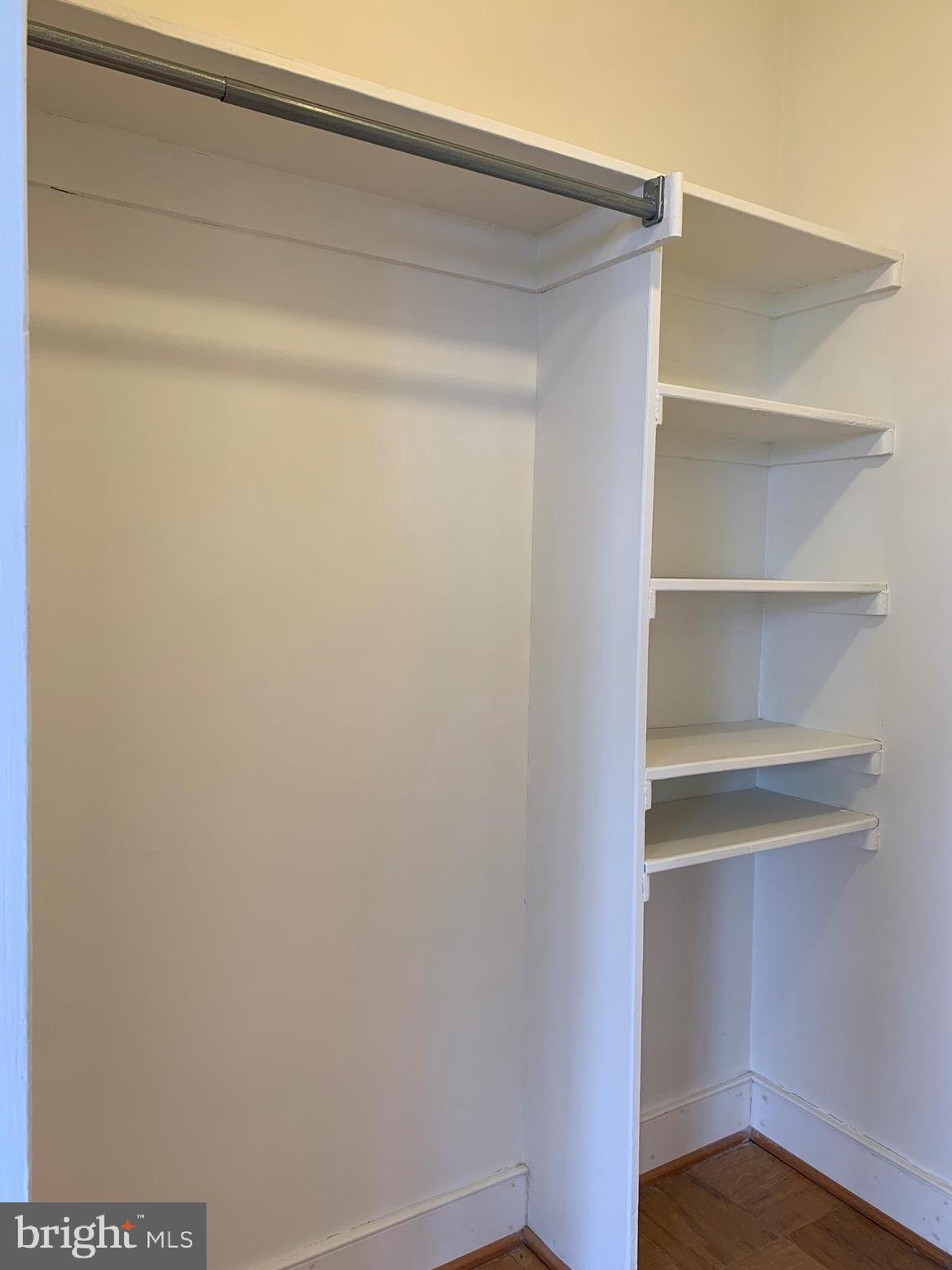 RIVER TOWERS - Residential Lease