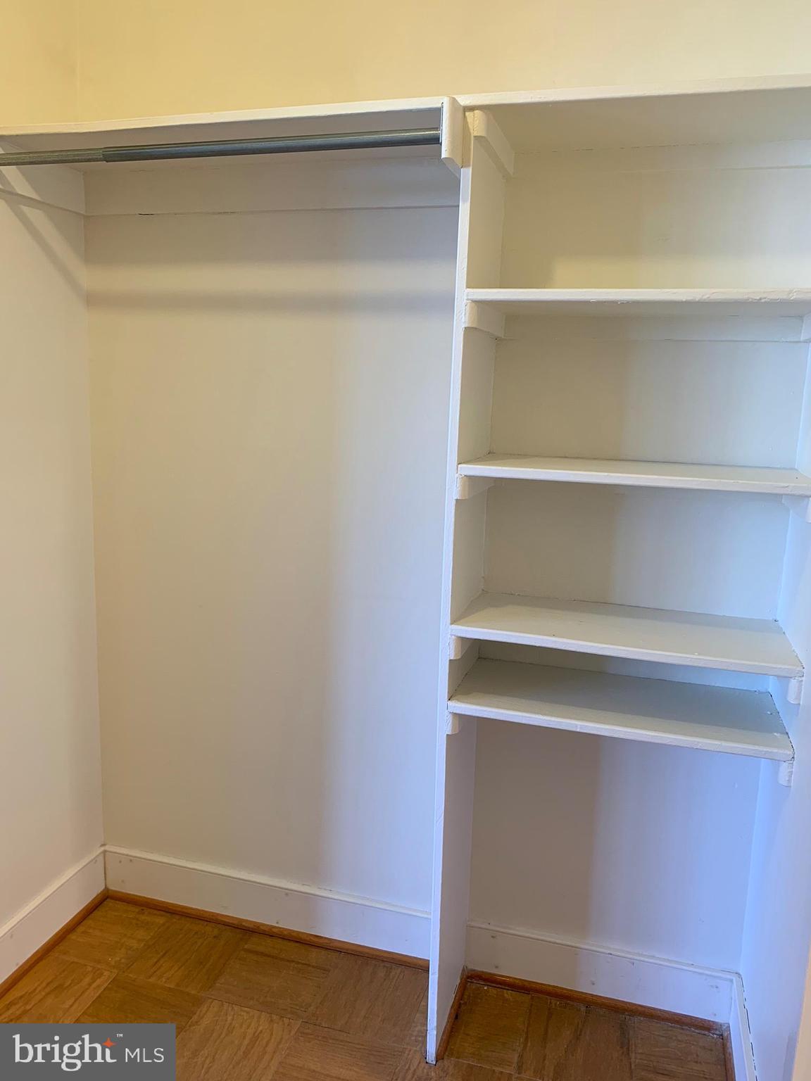 RIVER TOWERS - Residential Lease