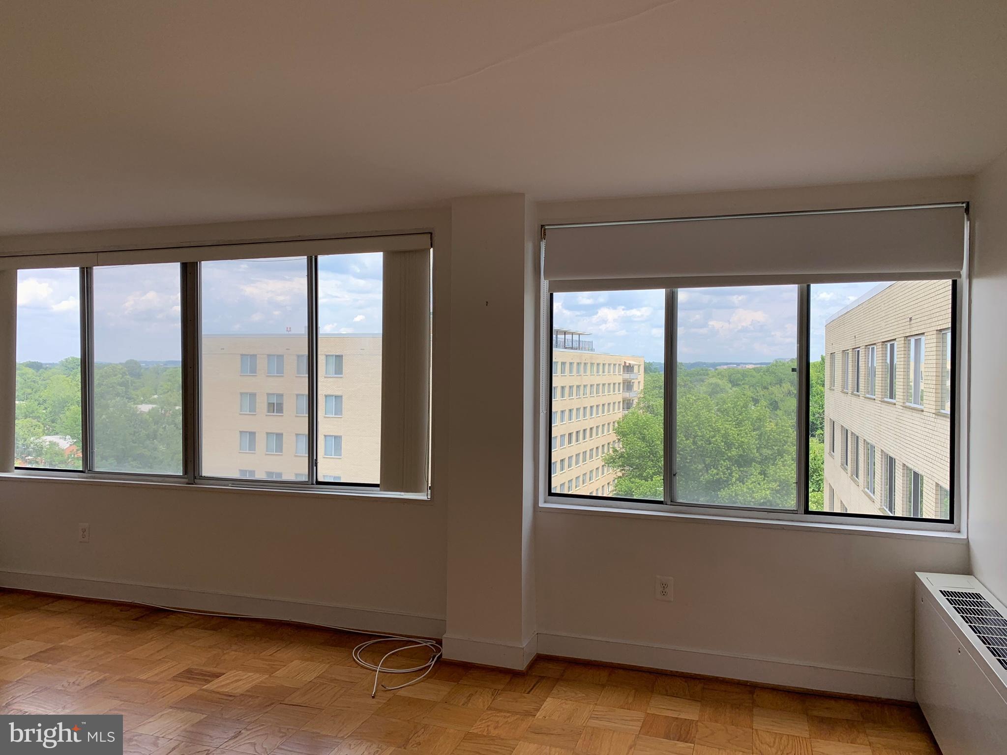 RIVER TOWERS - Residential Lease