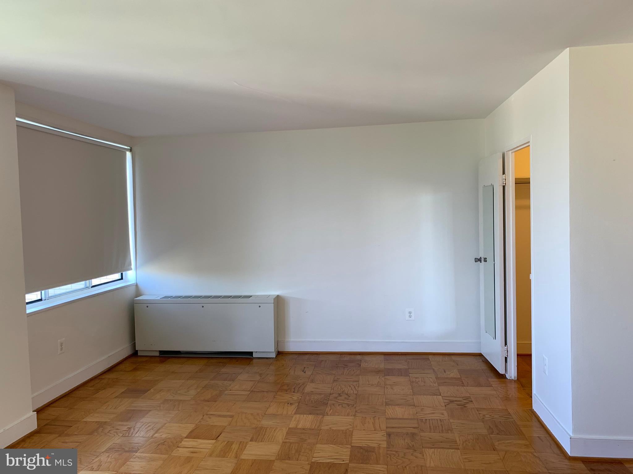 RIVER TOWERS - Residential Lease