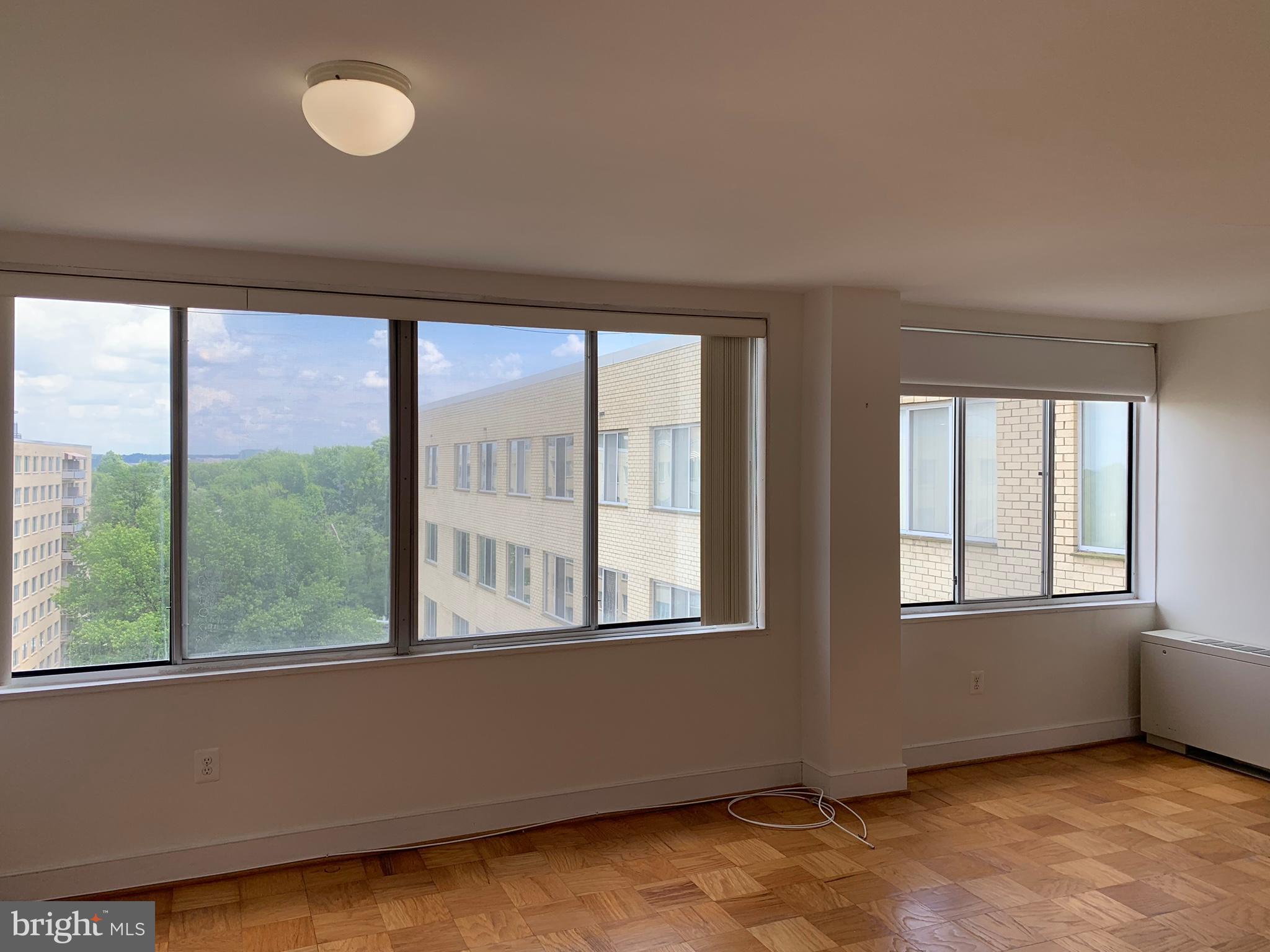 RIVER TOWERS - Residential Lease