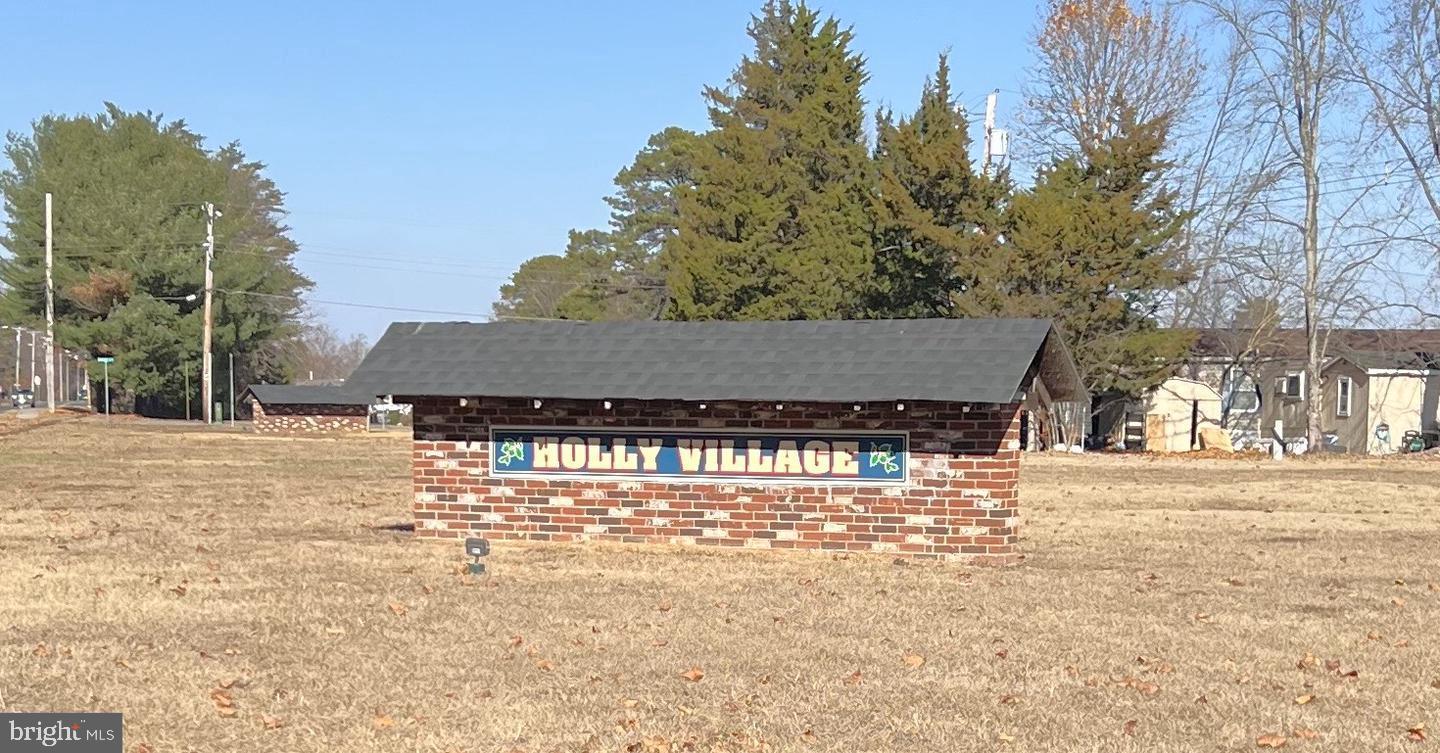 HOLLY VILLAGE MOBILE - Residential