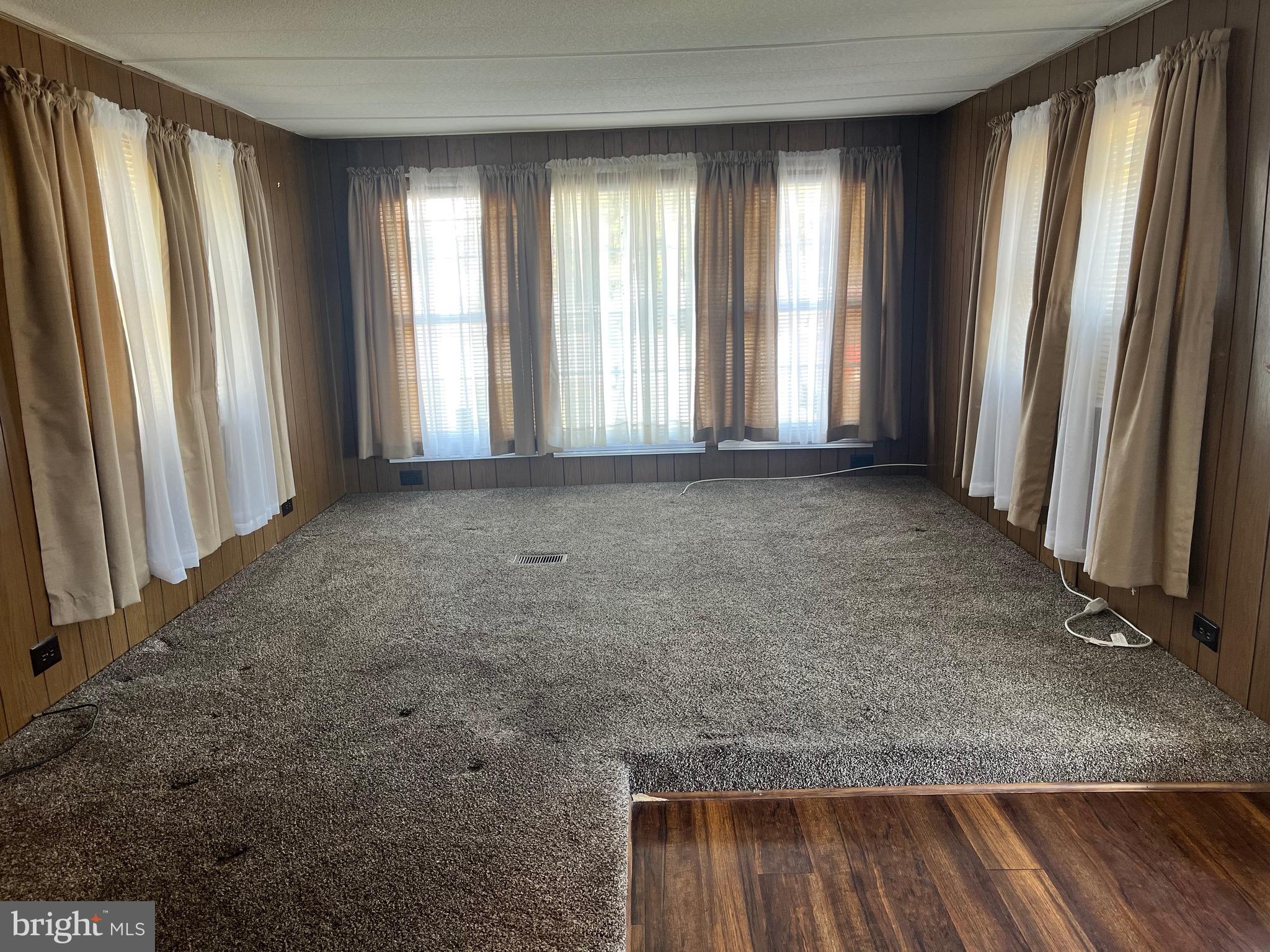 GREENBERRY HILLS - Residential