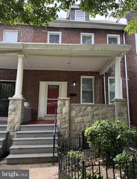Townhouse For Rent - 2216 Whittier Avenue<br/> BALTIMORE, MD 21217