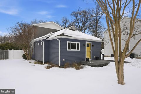 212 SPRUCE AVENUE EDGEWATER MD 21037