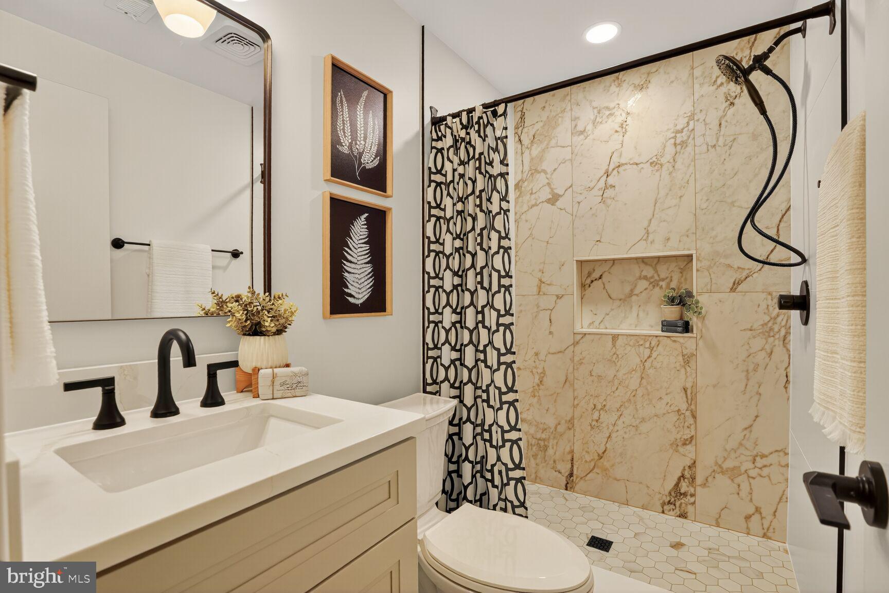 LAKE FOREST - Residential