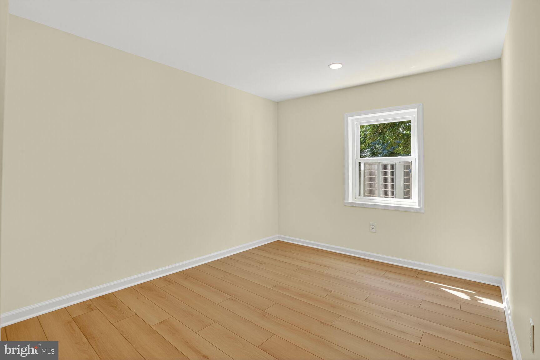 LAKE FOREST - Residential